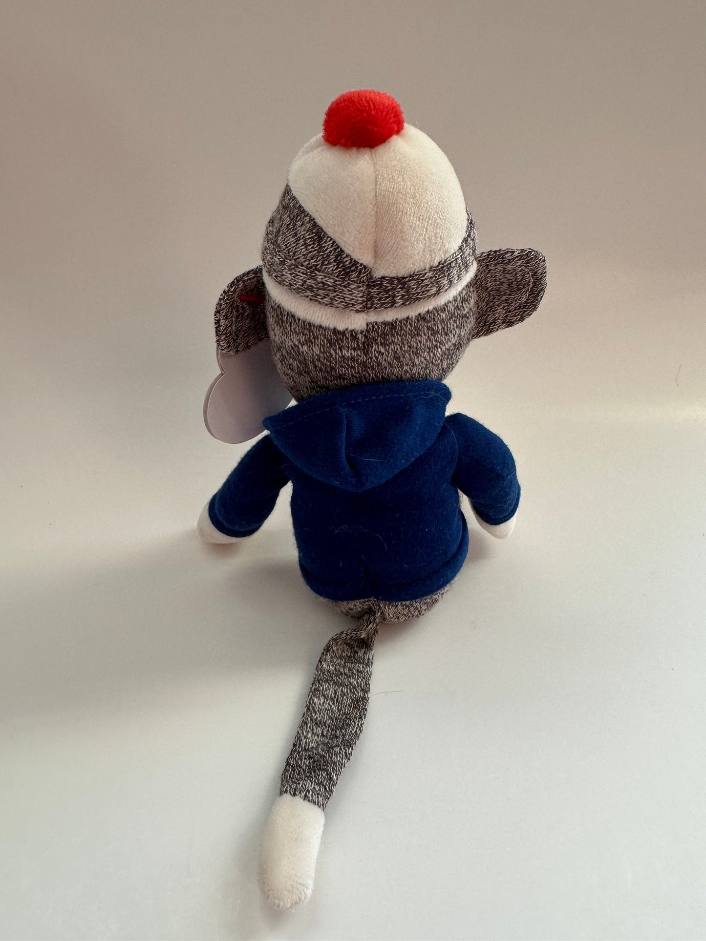 Ty Beanie Baby “Socks” the Gray Sock Monkey with New York Sweater (8.5 inch)