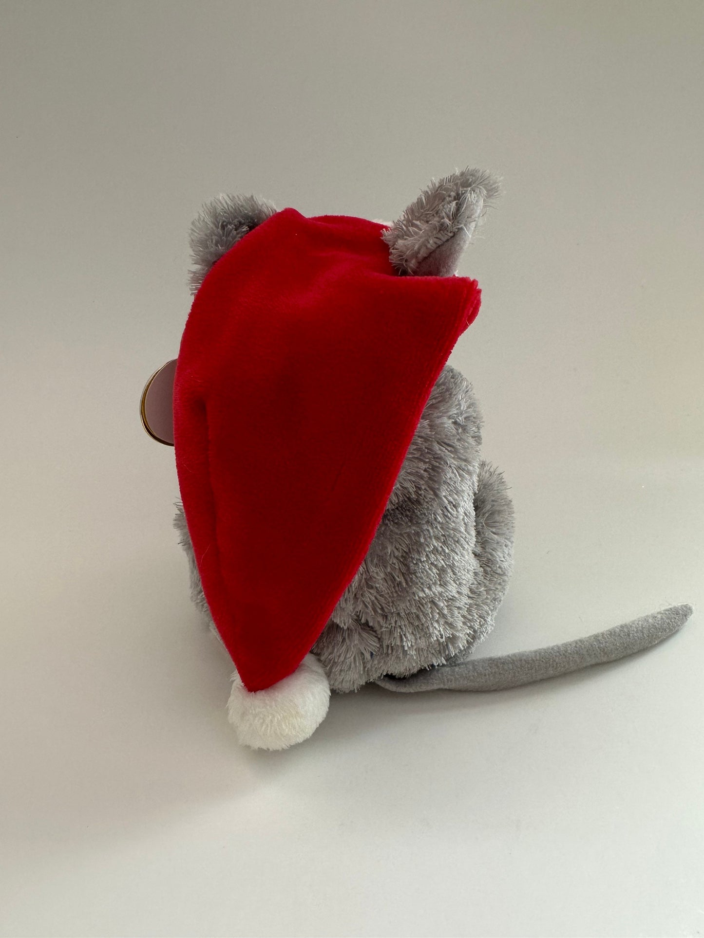 Ty Beanie Baby “Jinglemouse” the Grey Holiday Mouse  Holding Present (6 inch)