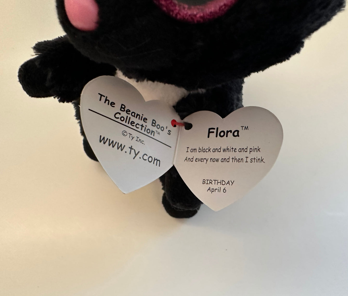 Ty Beanie Baby “Flora” the Skunk! (6 inch)