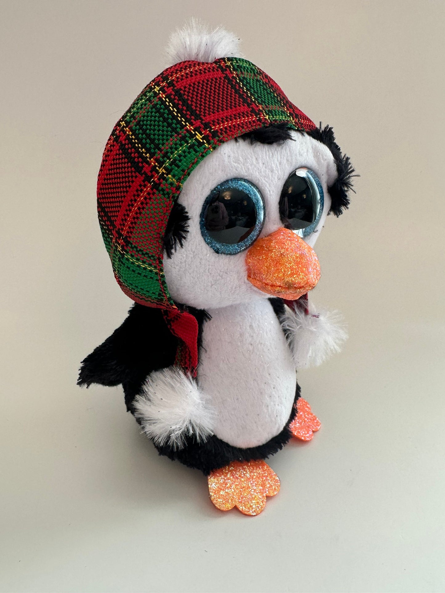 Ty Beanie Boo “Cheer” the Holiday Penguin (6 inch)