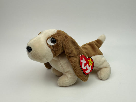 Ty Beanie Baby “Tracker” the Basset Hound Dog (7 inch)