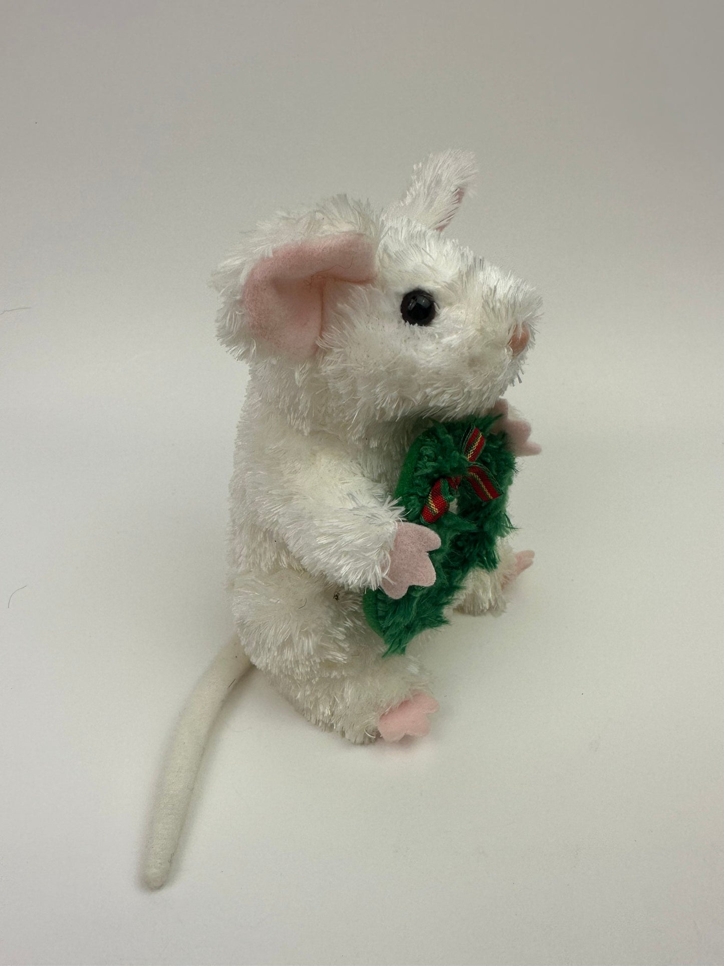 Ty Beanie Baby “Garlands” the Christmas Mouse Holding Wreath (4 inch)