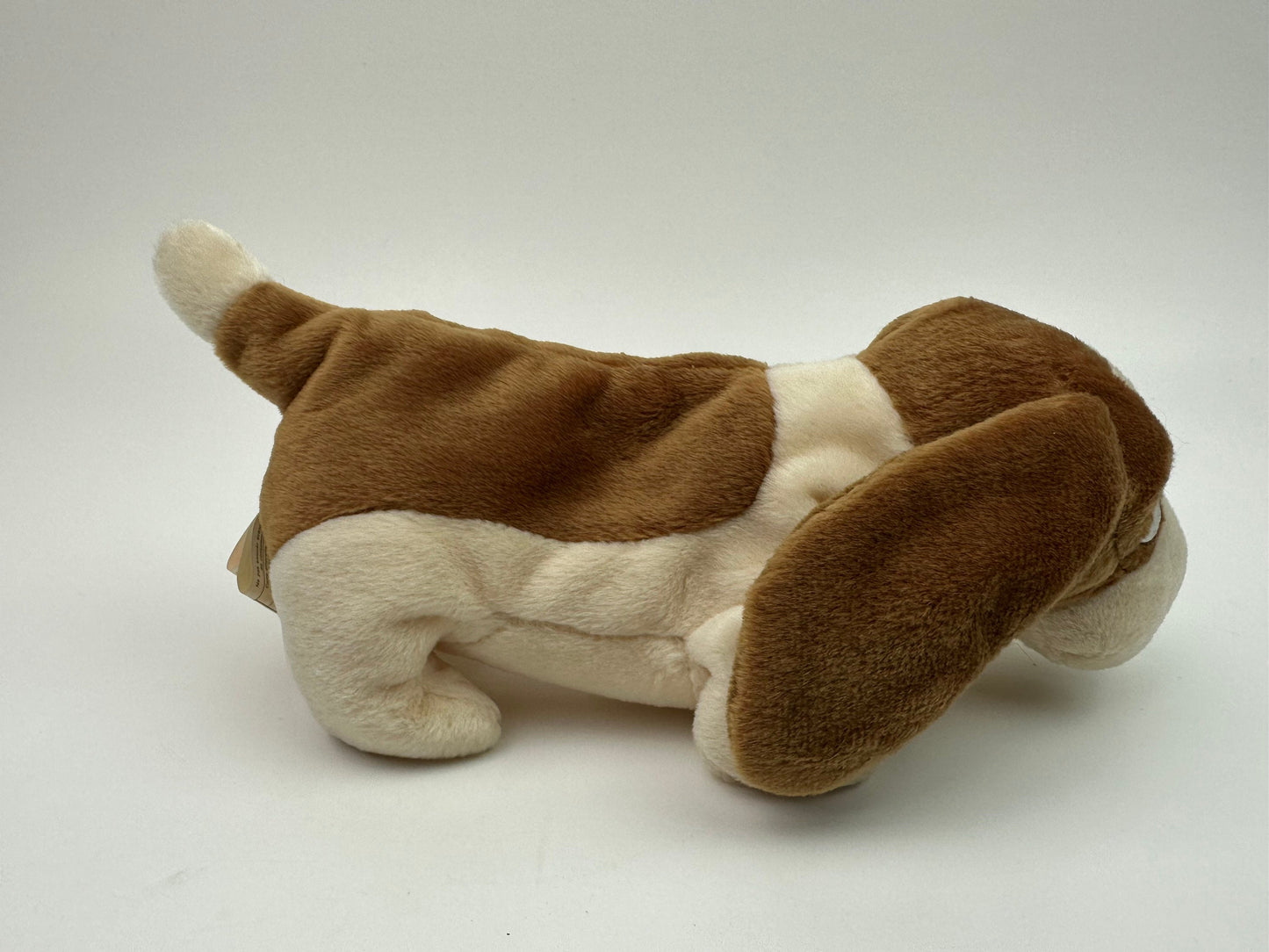 Ty Beanie Baby “Tracker” the Basset Hound Dog (7 inch)