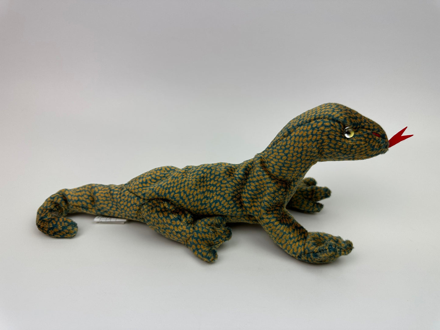 Ty Beanie Baby “Scaly” the Lizard! (9.5 inch)