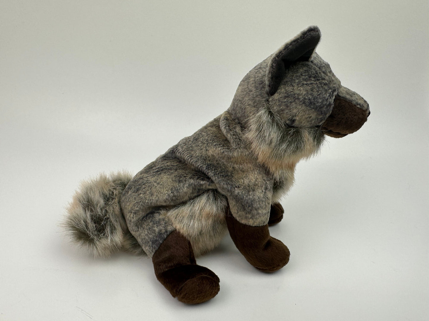 Ty Beanie Baby “Howl” the Wolf! (7 inch)