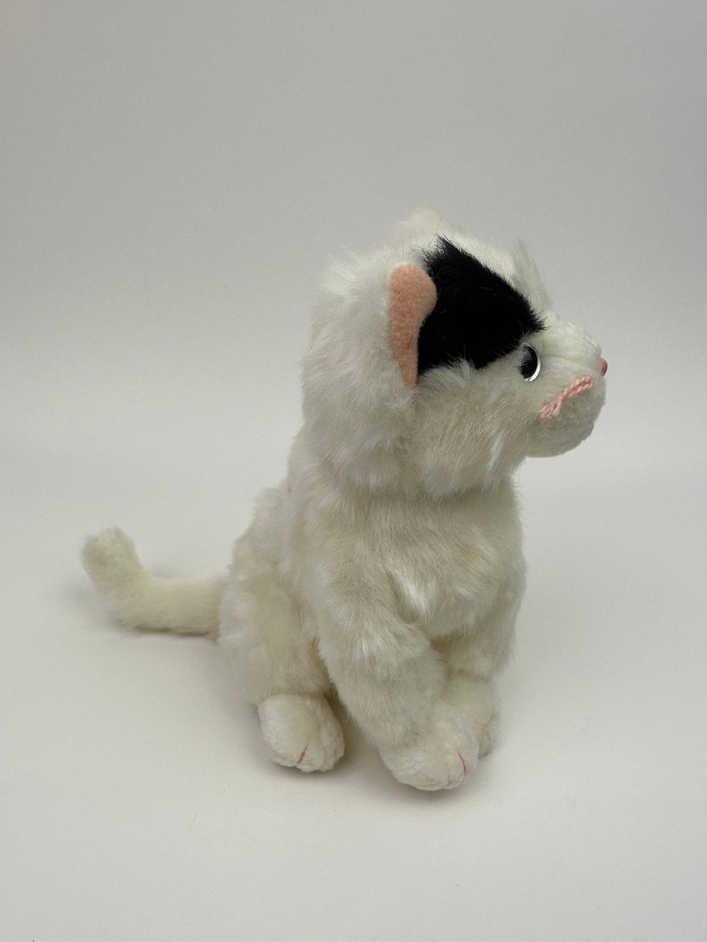 Ty Beanie Baby “Delilah” the White Cat with Black Patch (7 inch)