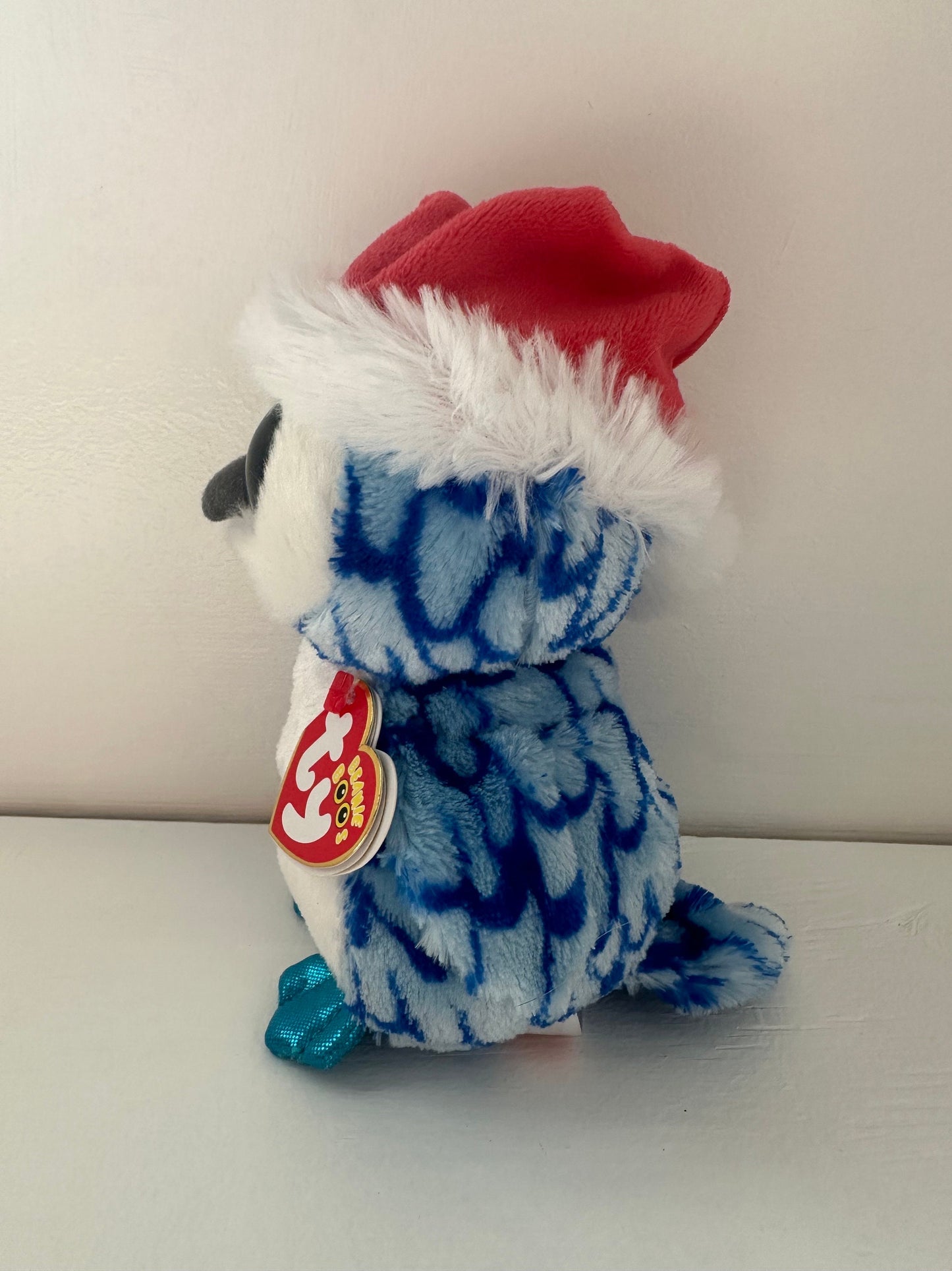 Ty Beanie Boo “Icicles” the Blue Penguin (6 inch)