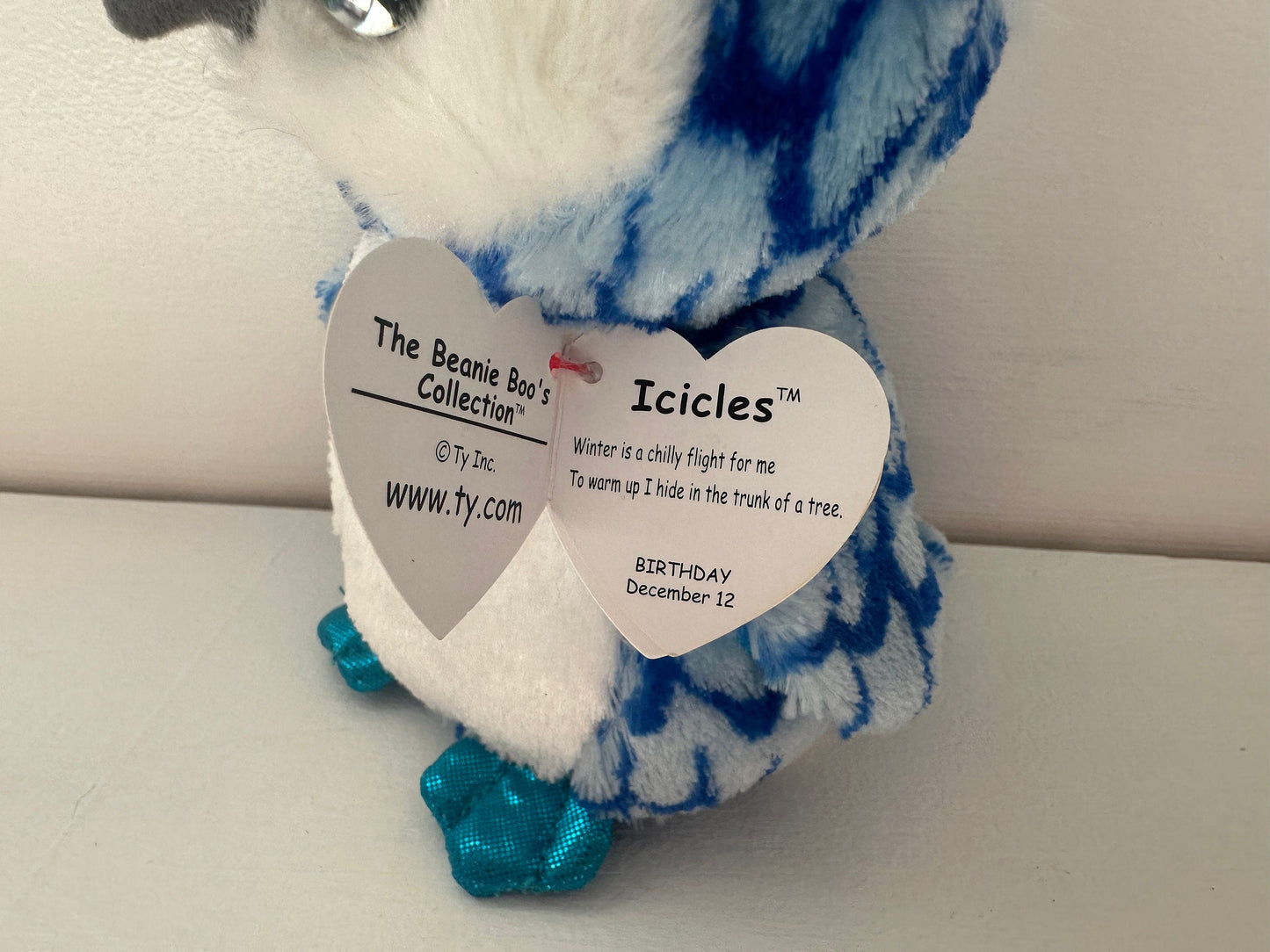 Ty Beanie Boo “Icicles” the Blue Penguin (6 inch)