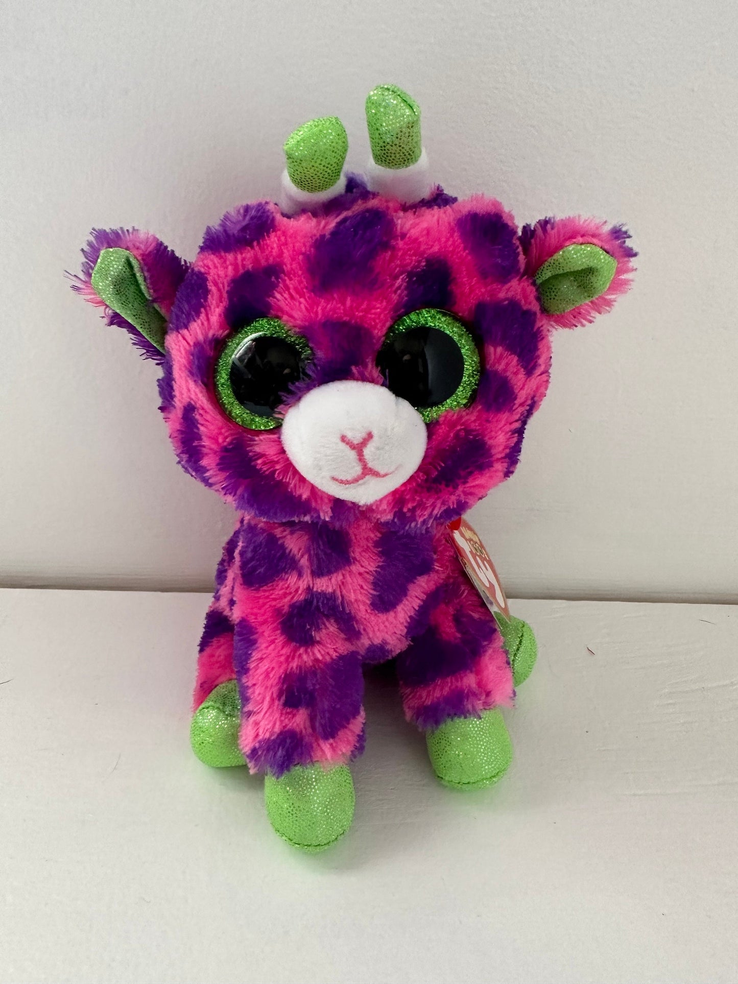 Ty Beanie Boo “Gilbert” the Adorable Giraffe (6 inch)