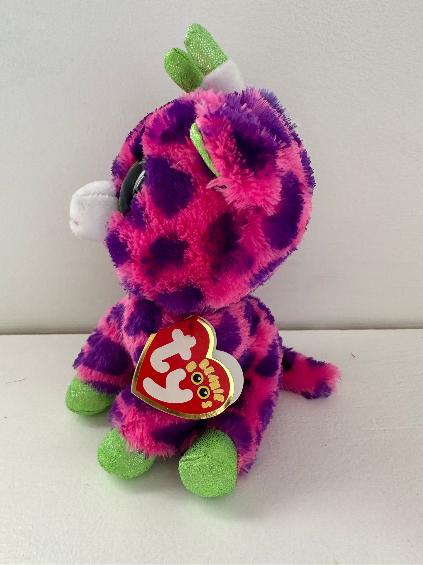 Ty Beanie Boo “Gilbert” the Adorable Giraffe (6 inch)