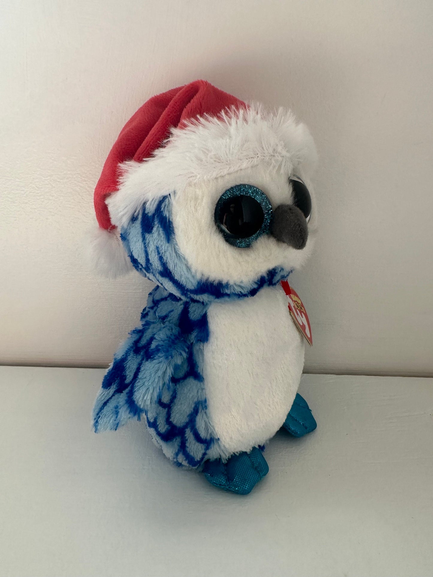 Ty Beanie Boo “Icicles” the Blue Penguin (6 inch)