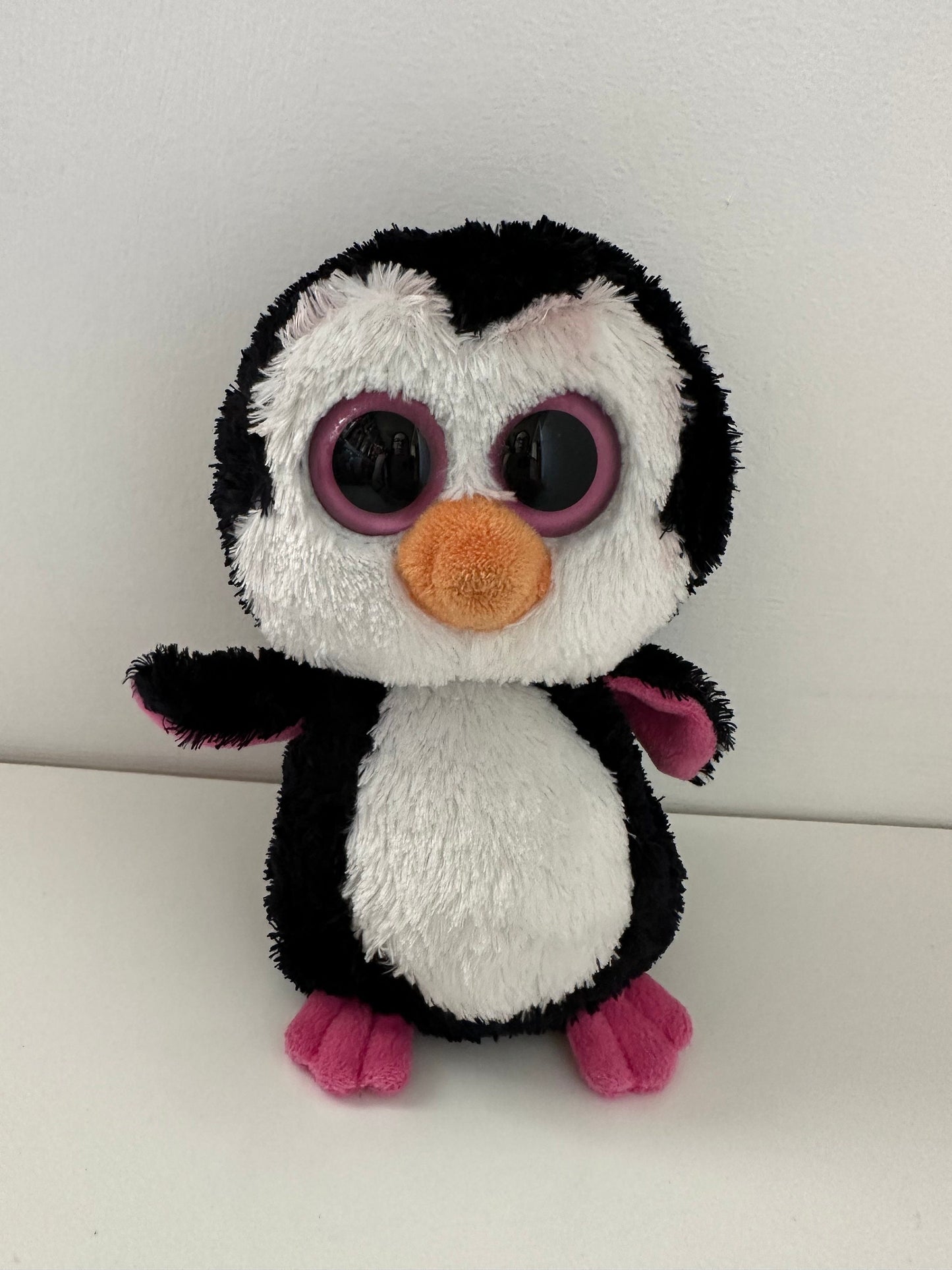 Ty Beanie Boo “Paddles” the Penguin - Solid Pink Eyes No Tags (6 inch)