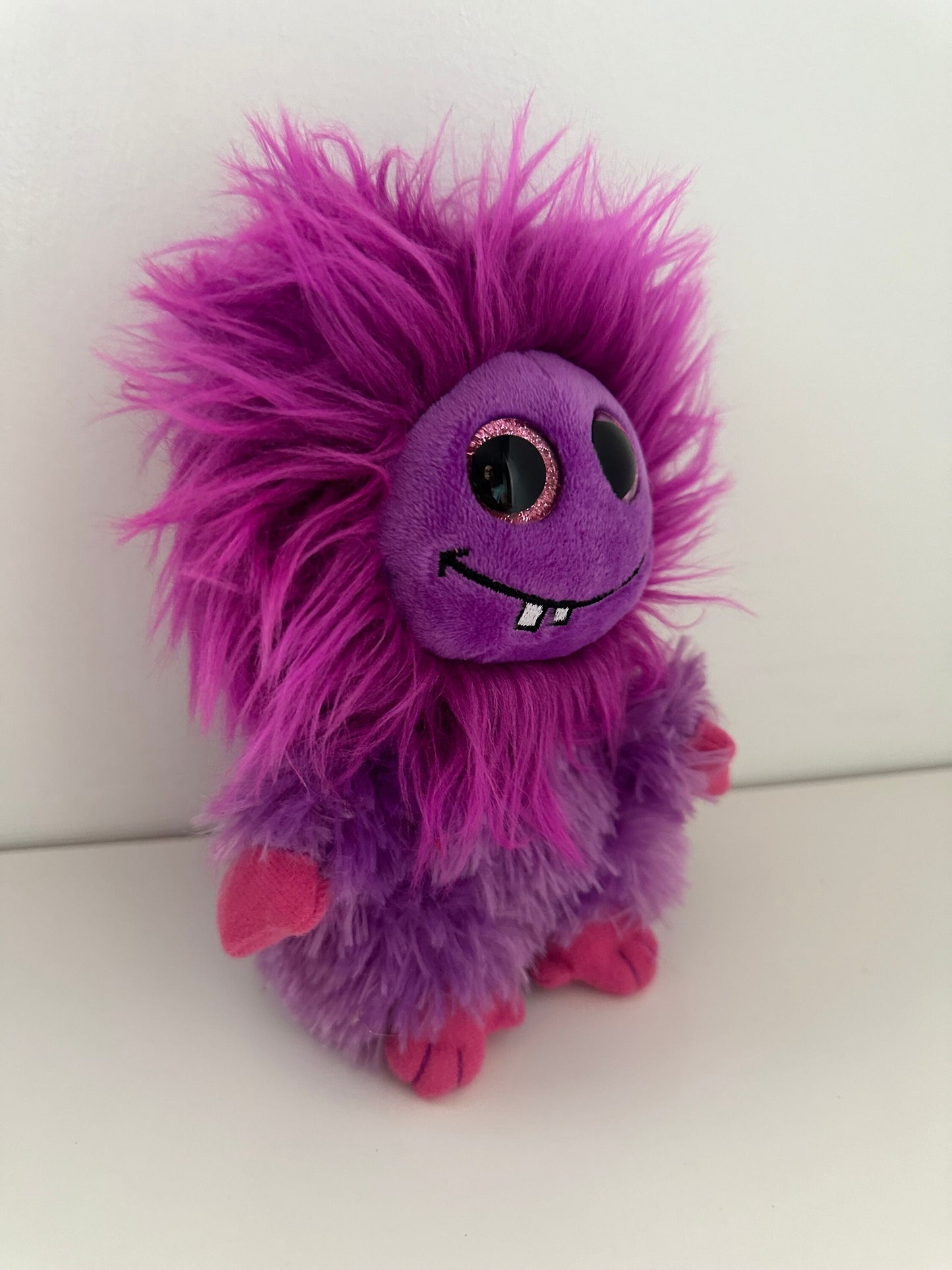 Ty Frizzys Collection “Lola” the Purple Big Eyed Monster (8 inch)