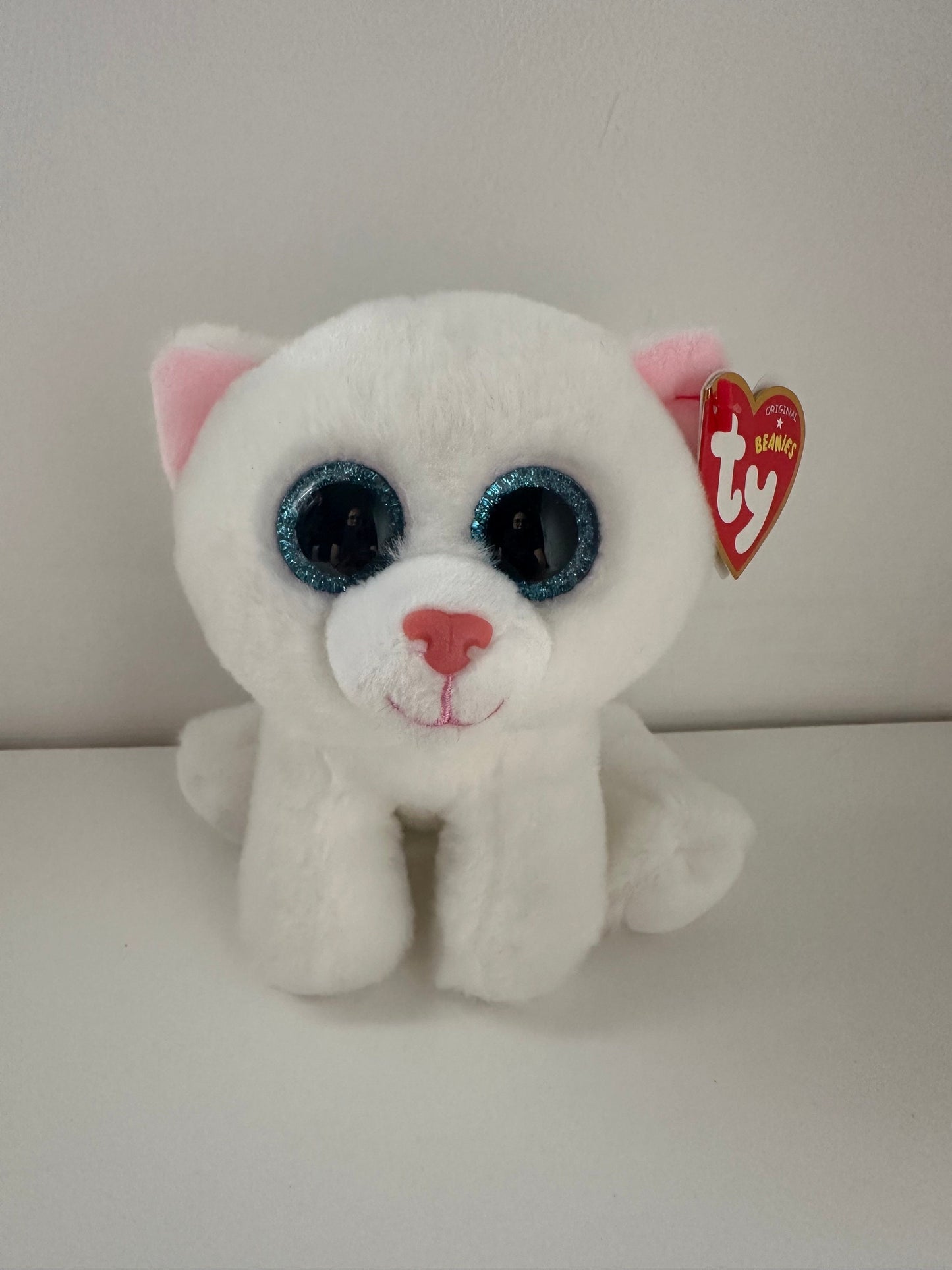 Ty Beanie Baby “Bianca” the Adorable White Cat  with Pink Bow *Rare*! (8 inch)