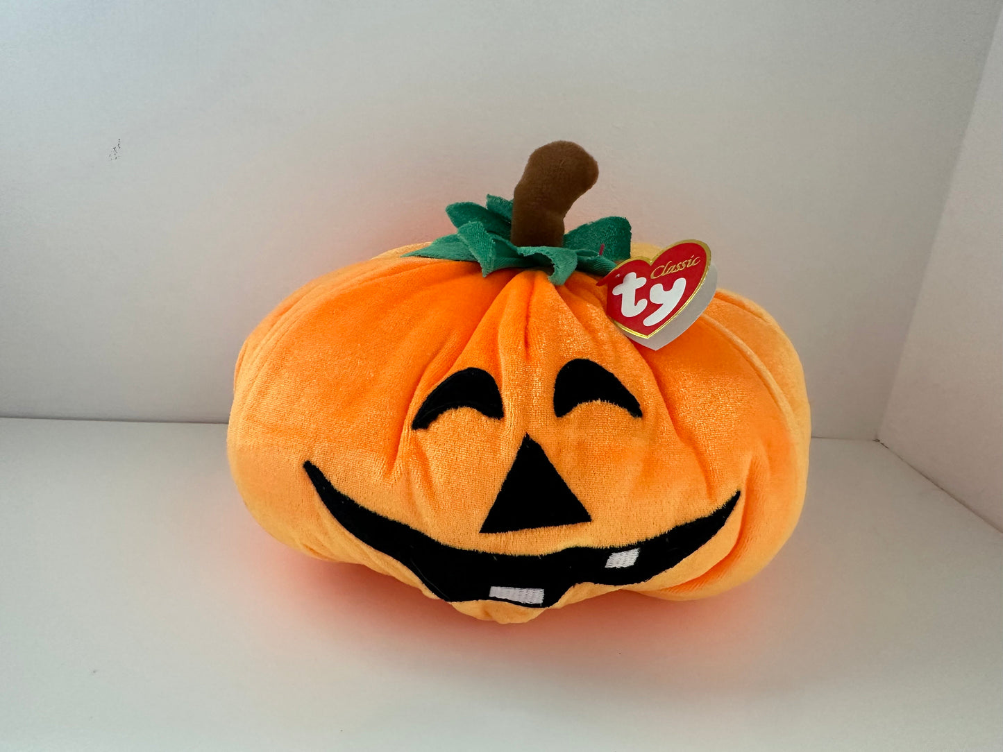 Ty Classics Collection “Carvington” the Pumpkin / Jack-o-lantern (7.5 inch)