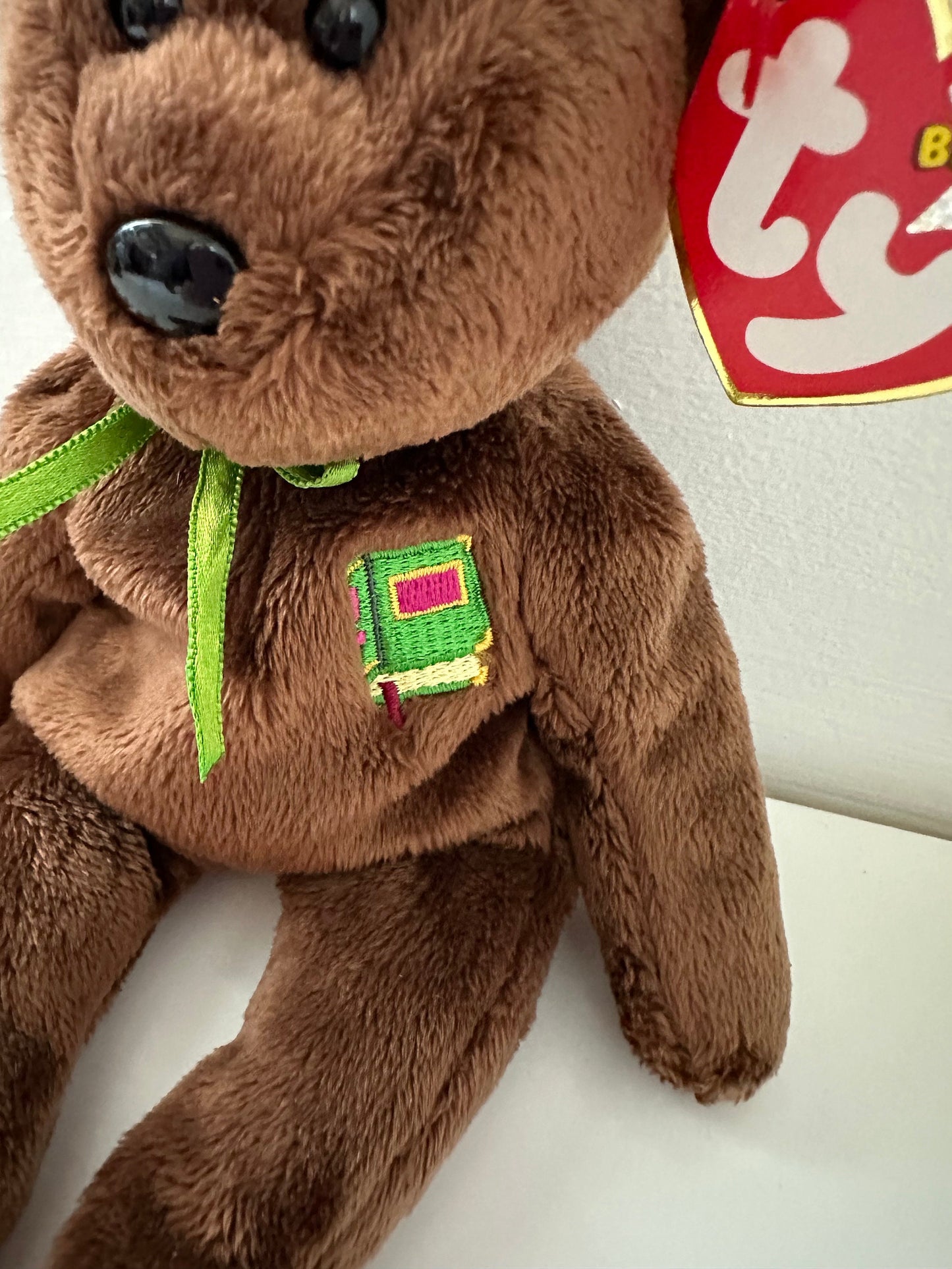 Ty Beanie Baby “William” the Bear - Europe Exclusive - Closed Book Version (8.5 inch)