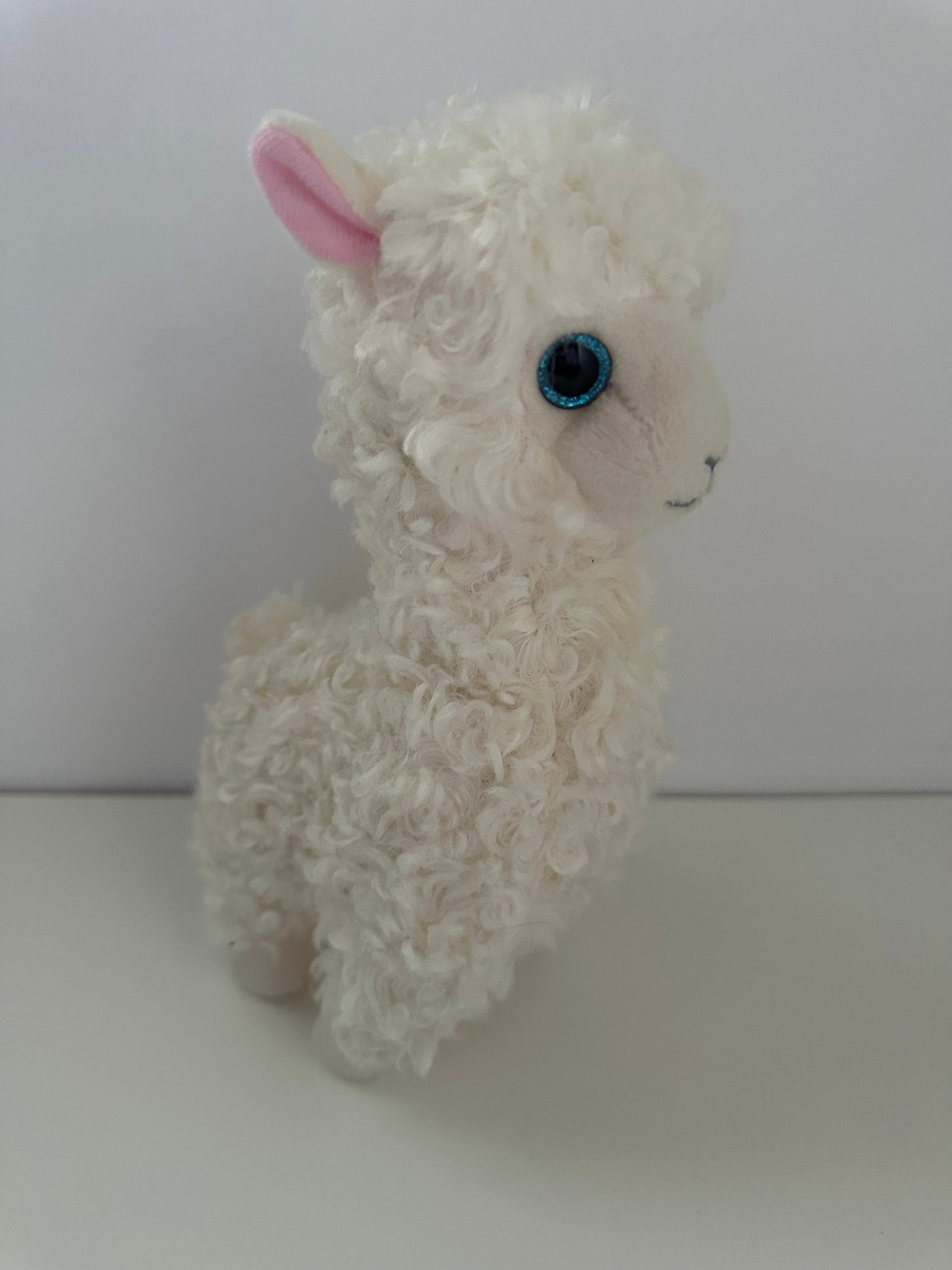 Ty Beanie Babies “Lily” the  Llama! (8 inch)