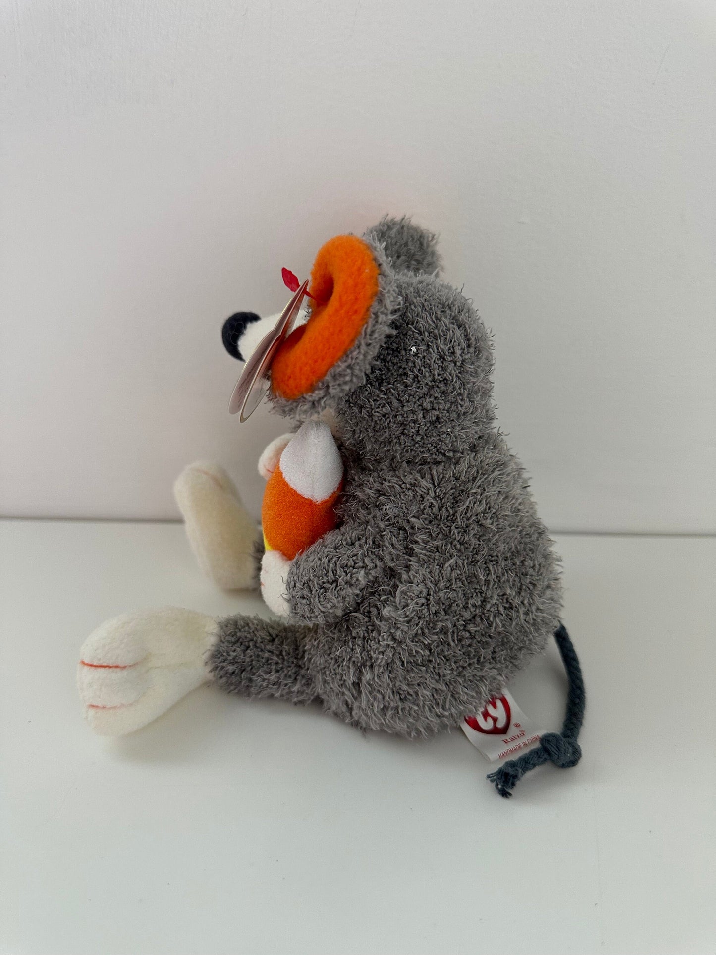 Ty Beanie Baby “Ratzo” the Gray Rat Holding Candy Corn (5.5 inch)