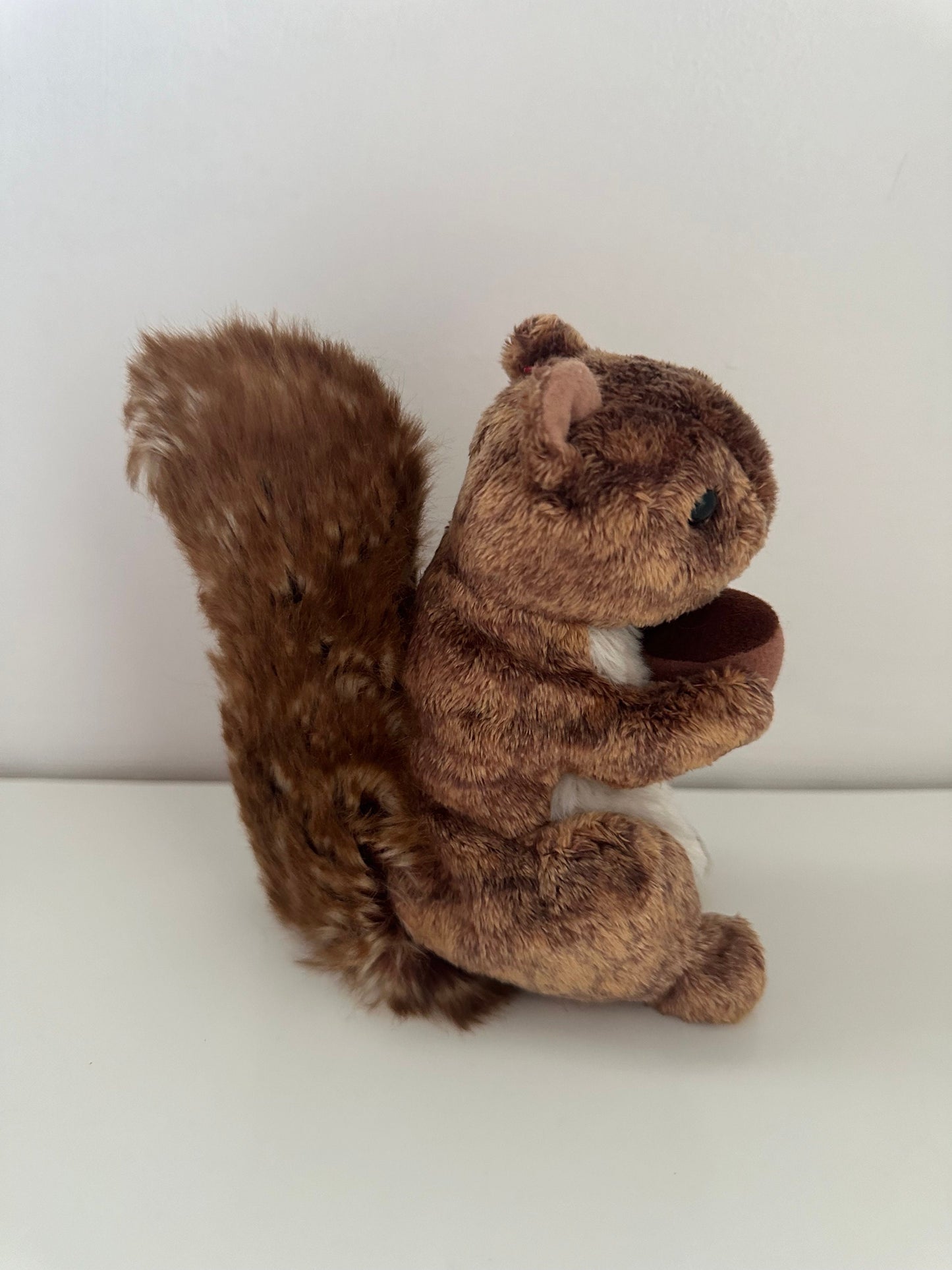 Ty Beanie Baby “Nutty” the Adorable Little Squirrel! (5 inch)