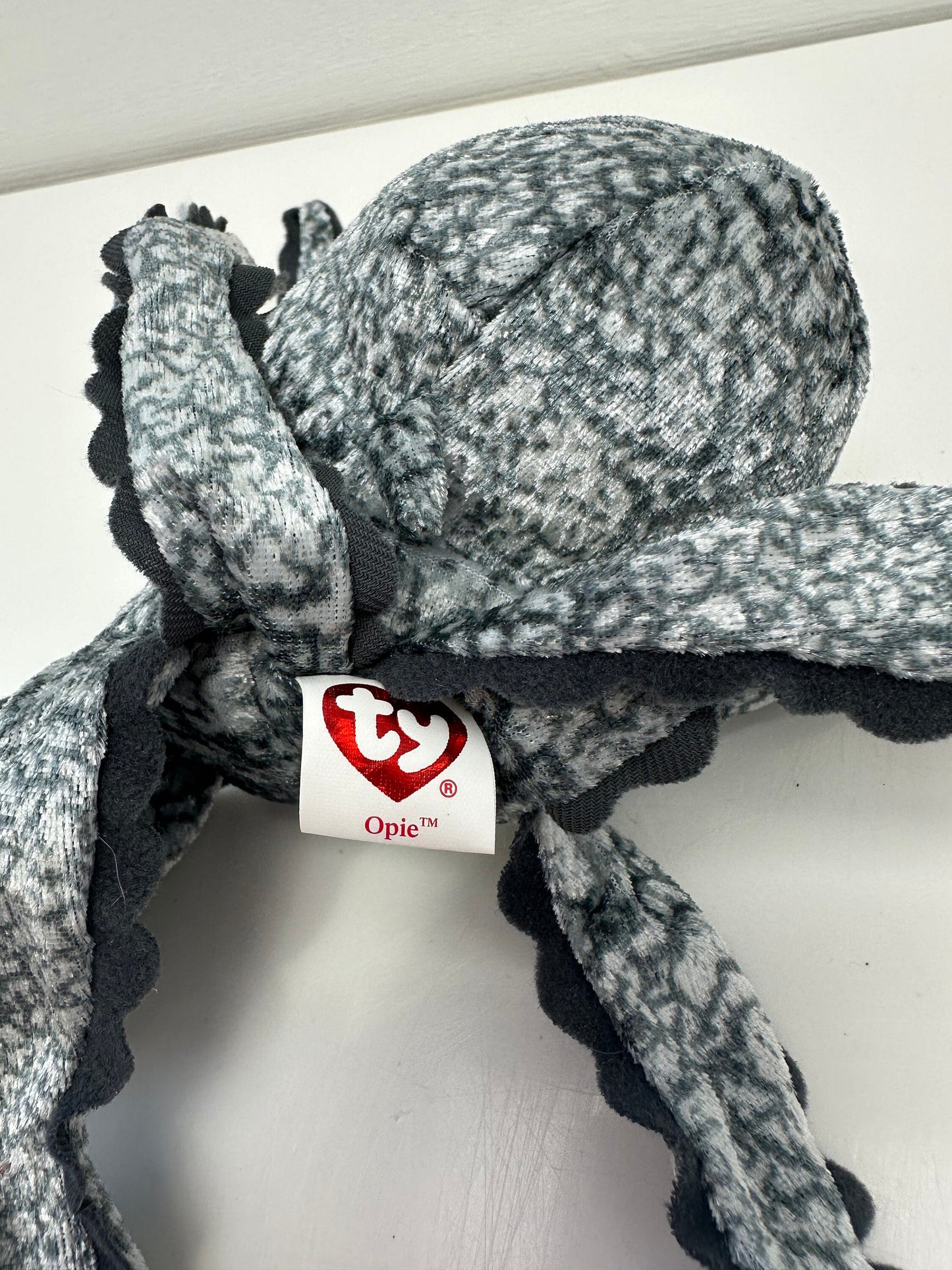 Ty Beanie Baby “Opie” the Octopus - Red Eyed Version Sea Center Exclusive RARE! (9 inch)