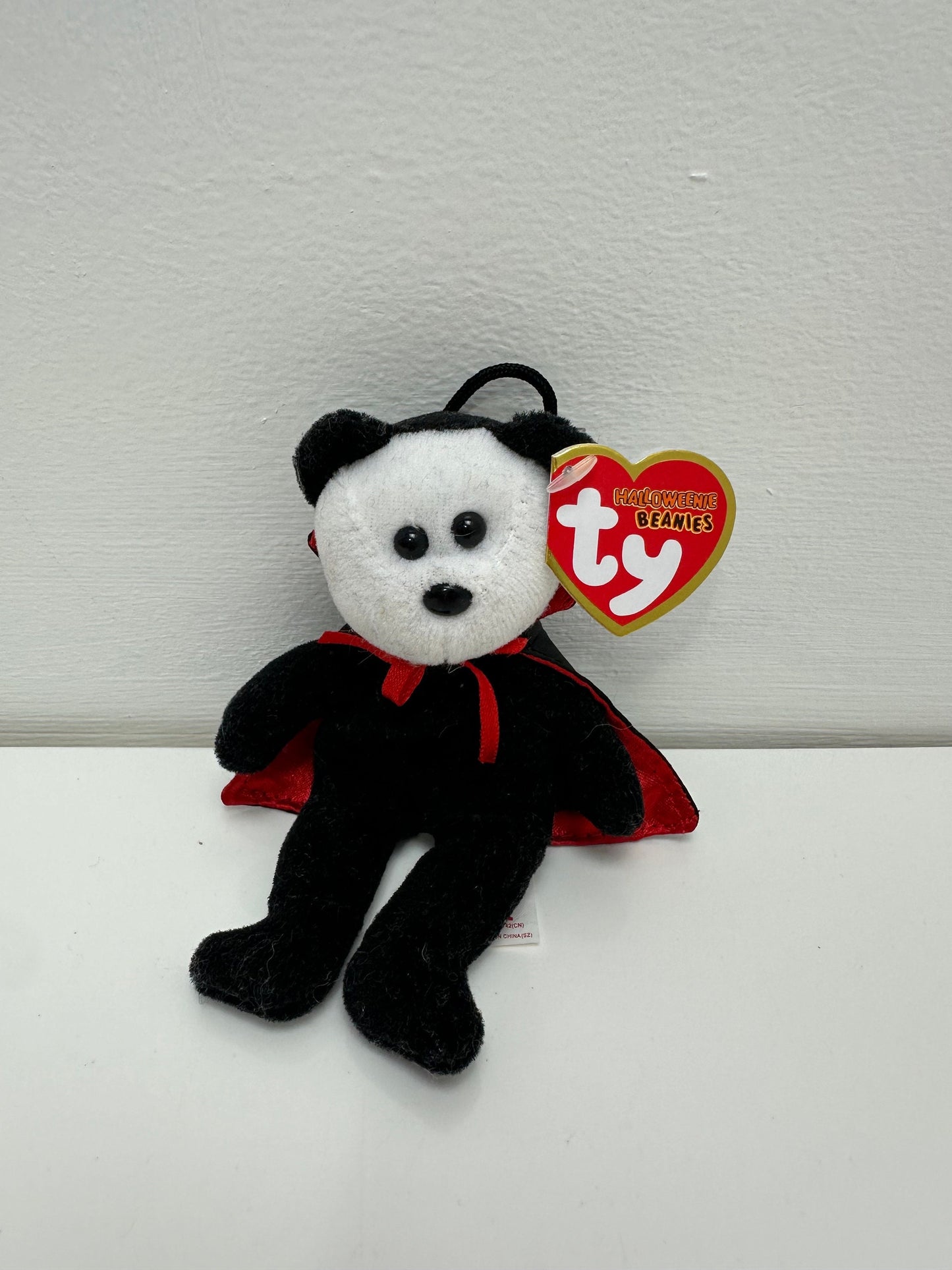 Ty Halloweenie Beanies “Twilight” the Vampire Bear - Halloweenie Beanie (4 inch)