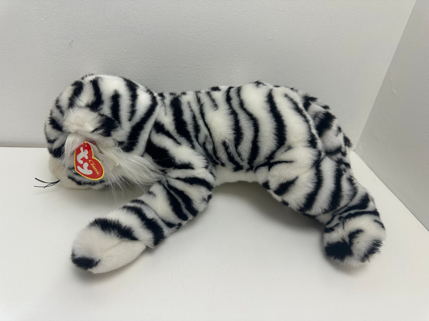 Ty Classics Collection “Streaks” the White Siberian Tiger (13 inch)