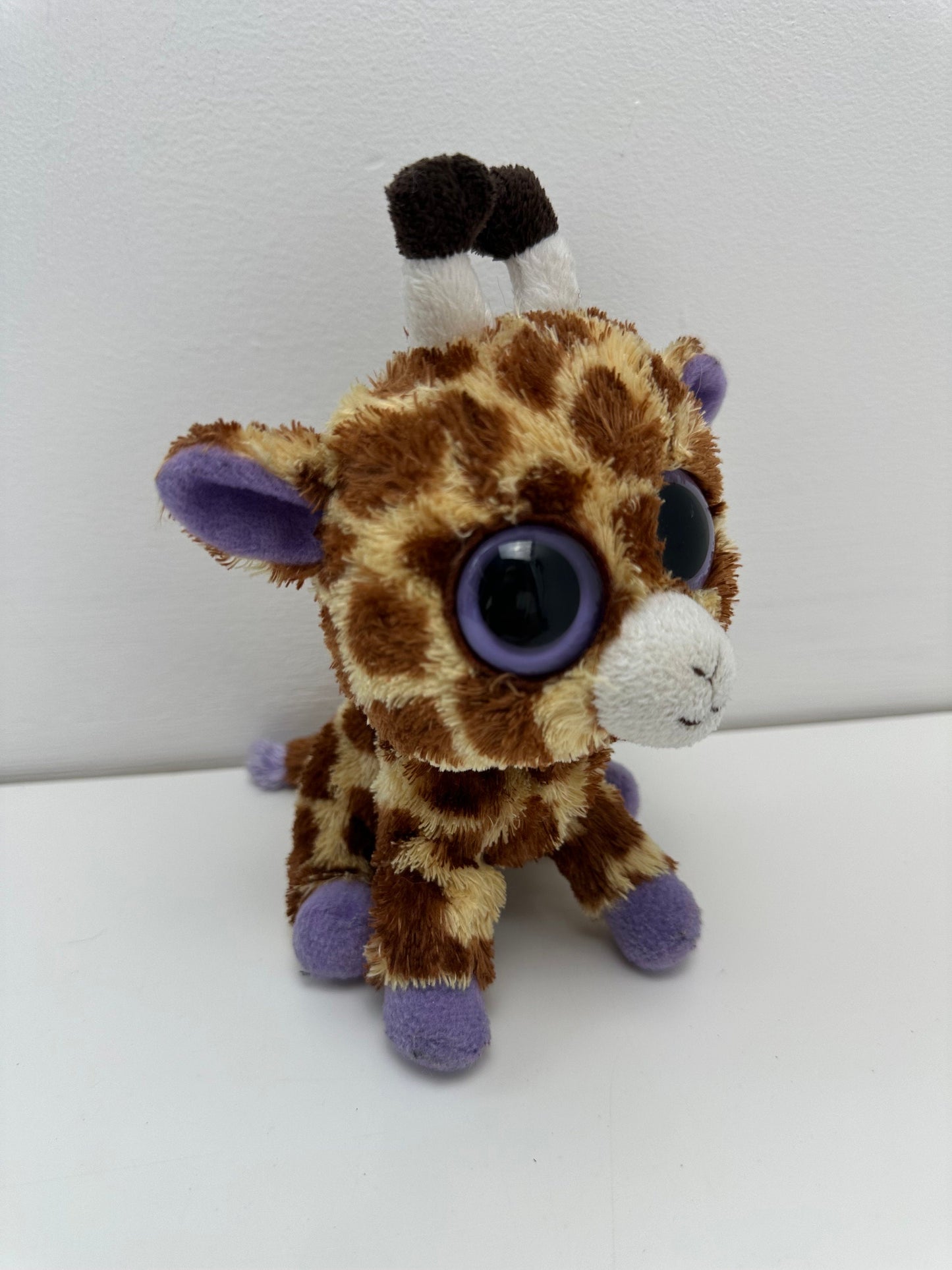 Ty Beanie Boo “Safari” the Giraffe - Solid Eyes - No Hang Tag  *Rare* (6 inch)