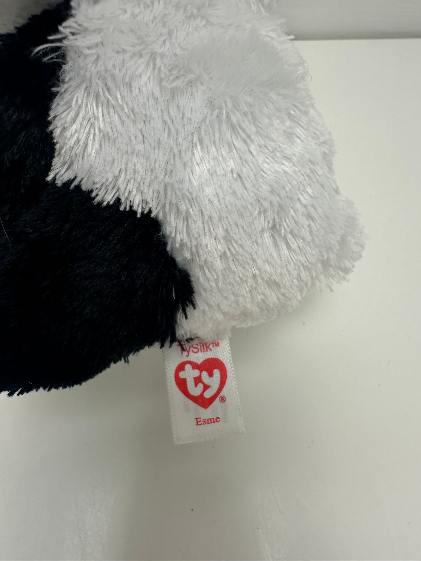 Ty Beanie Boo “Esme” the Panda Holding Pink Heart - No Hang Tag (6 inch)