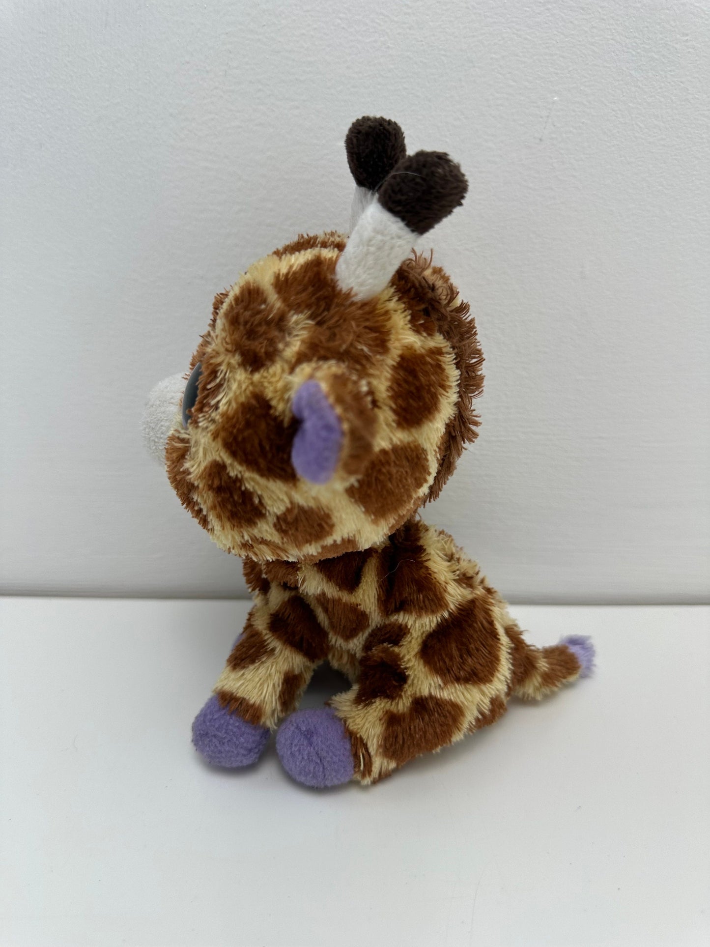 Ty Beanie Boo “Safari” the Giraffe - Solid Eyes - No Hang Tag  *Rare* (6 inch)