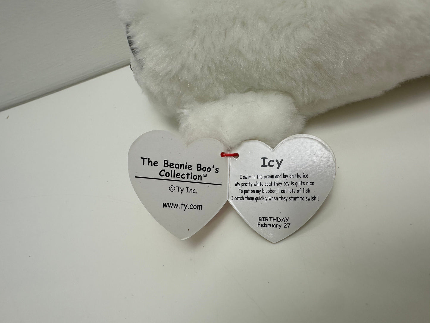 Ty Beanie Boo “Icy” the Seal (6 inch)