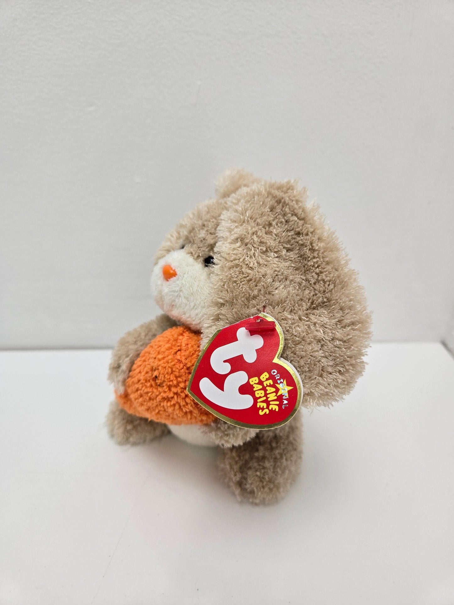 Ty Beanie Baby “Veggies” the Easter Bunny  holding large carrot (6.5 inch)