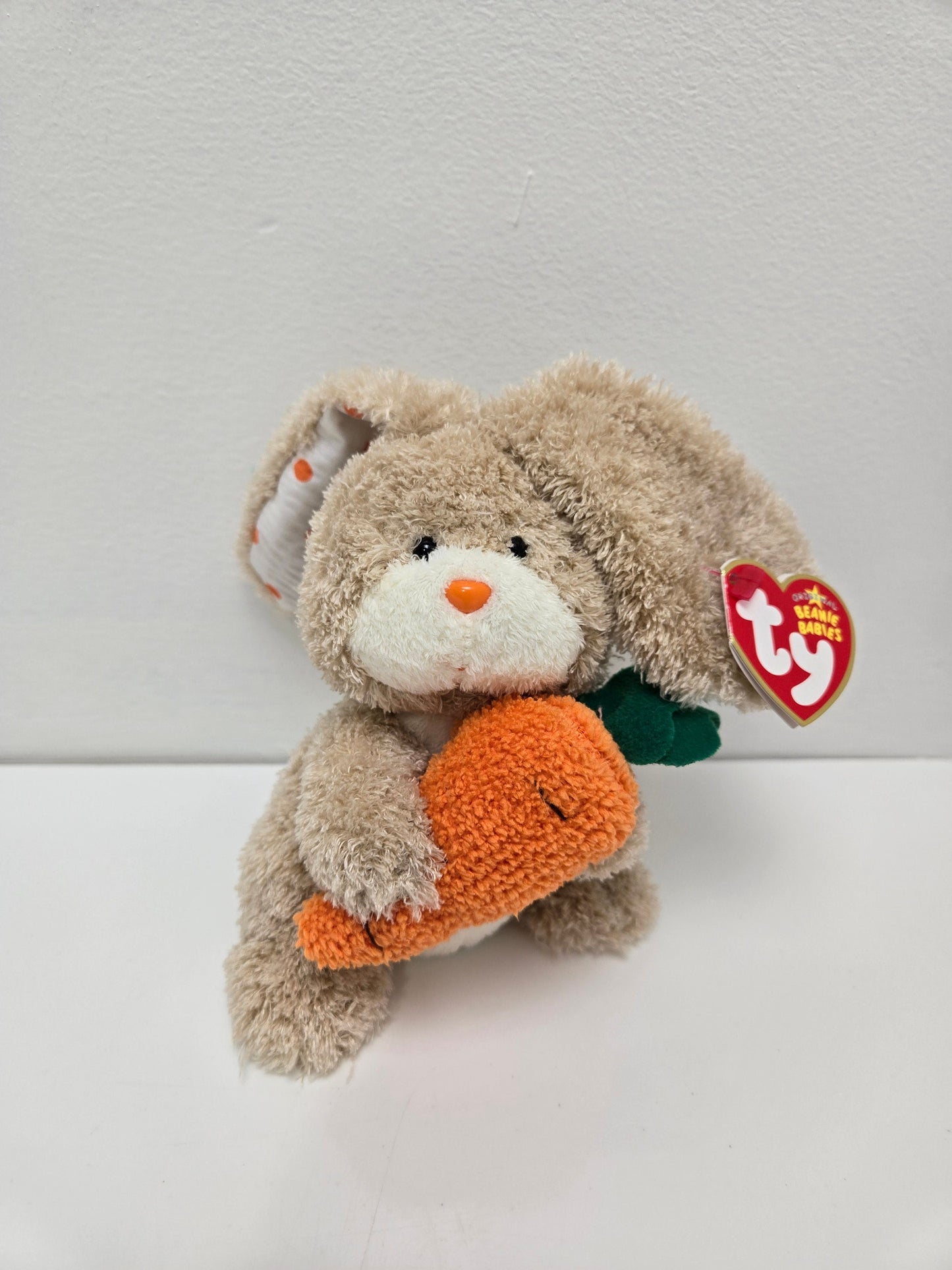 Ty Beanie Baby “Veggies” the Easter Bunny  holding large carrot (6.5 inch)