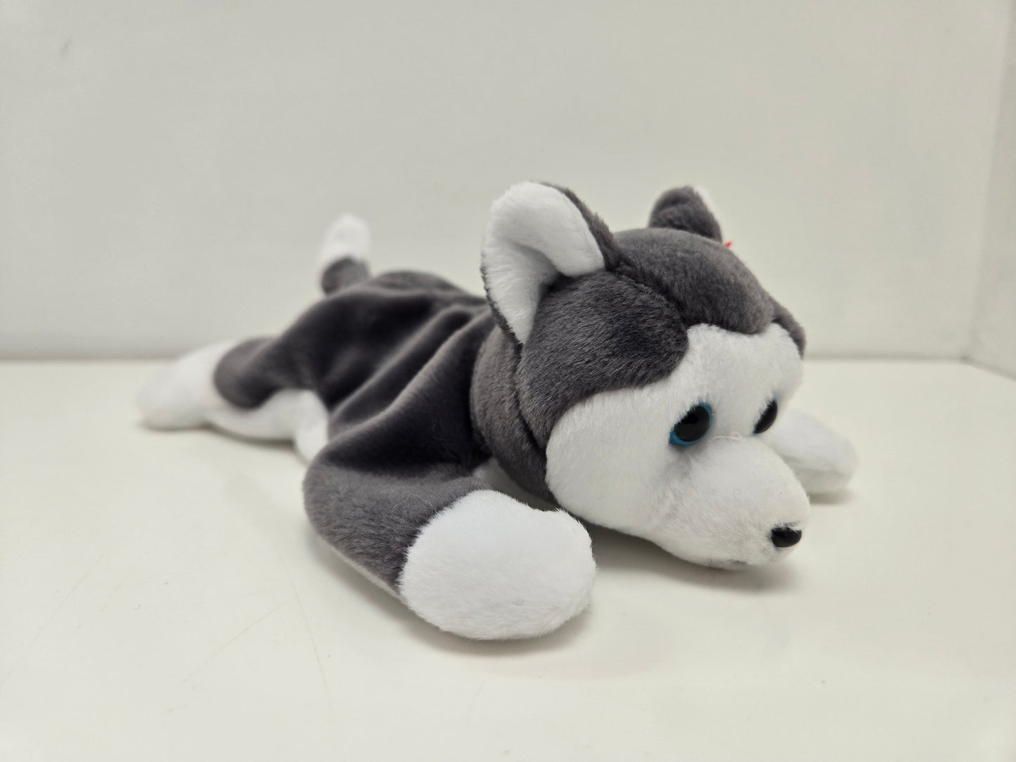 Ty Beanie Baby “Nanook” the Husky Dog ! (7.5 inch)