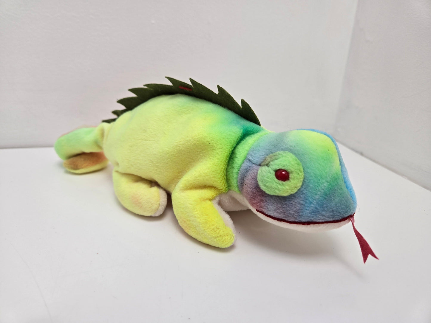 Ty Beanie Baby “Iggy” the Unique Coloured Tie-Dye Iguana -Colouring - Non Mint Tag! (9 inch)