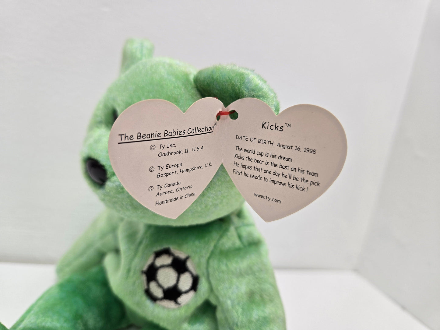 Ty Beanie Baby “Kicks” the Soccer Bear! (8.5 inch)