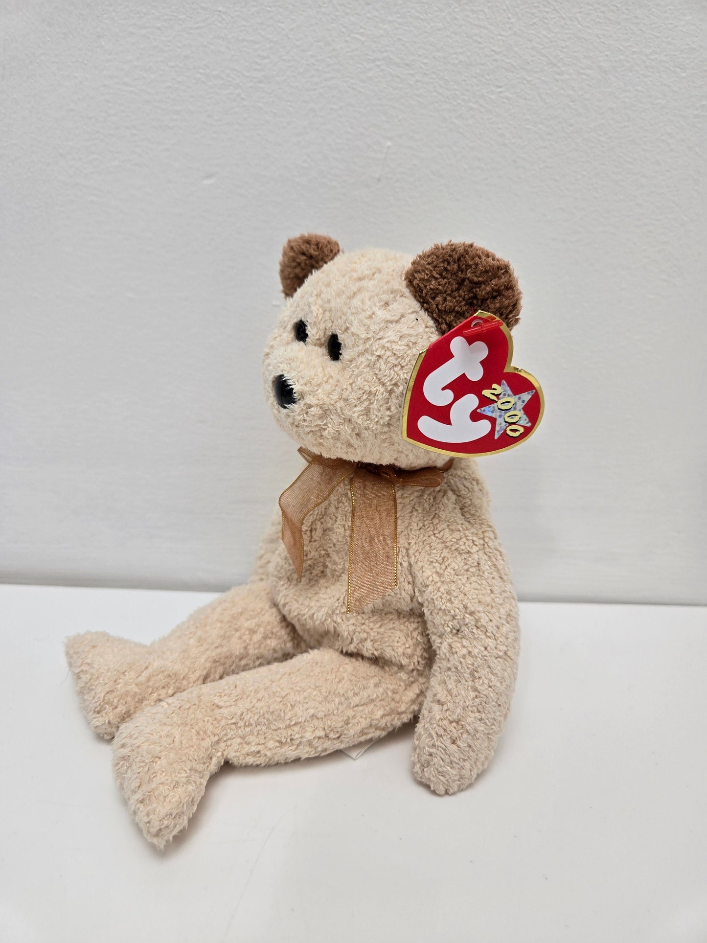 Ty Beanie Baby “Huggy” the Adorable Bear  (8.5 inch)