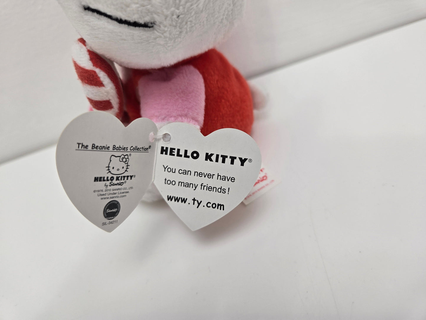 Ty Beanie Baby “Hello Kitty” the Holiday Hello Kitty Plush Holding Candy Cane  (5.5 inch)
