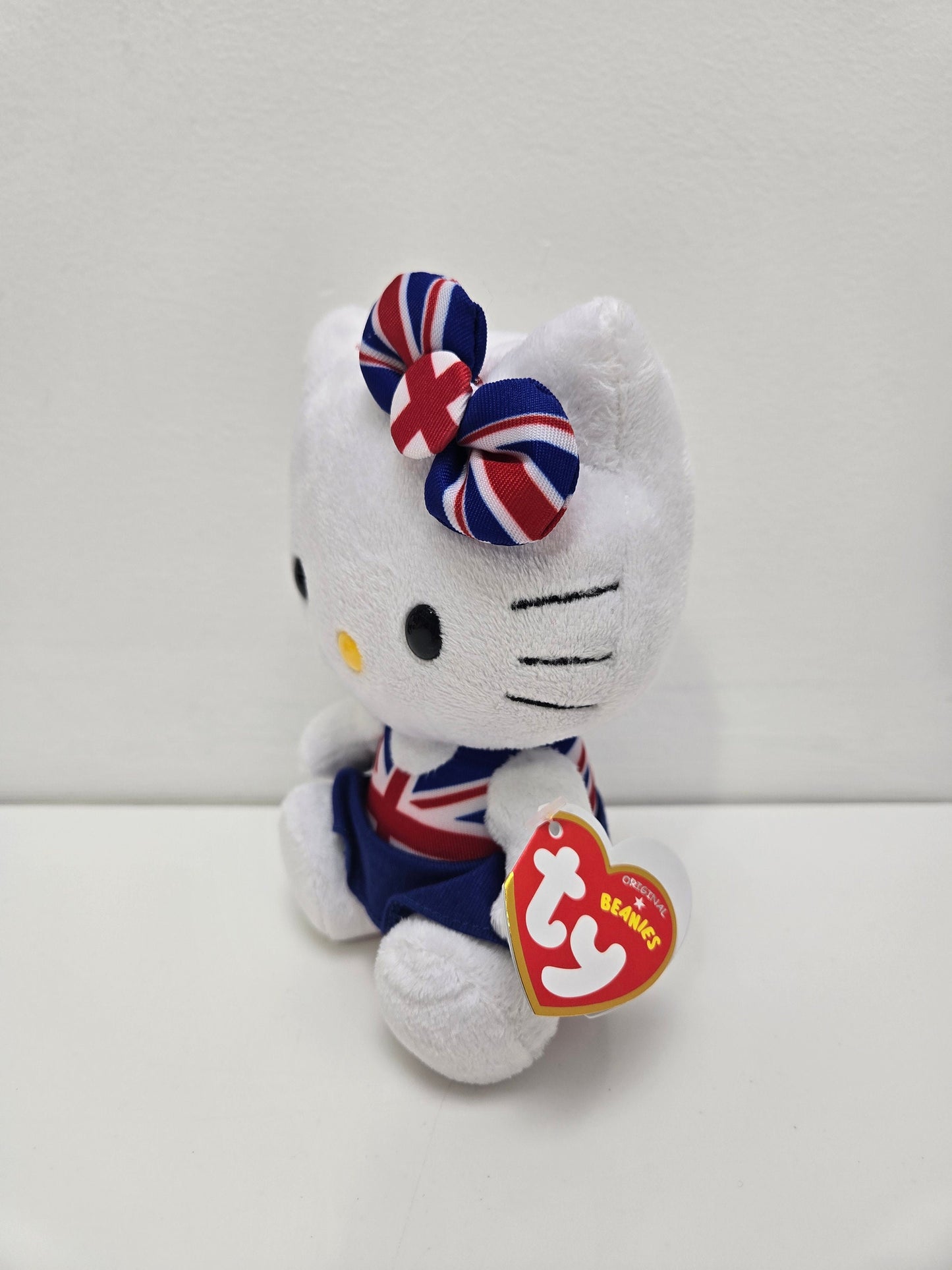 TY Beanie Baby Vintage “Hello Kitty” Union Jack UK Exclusive (6 inch)