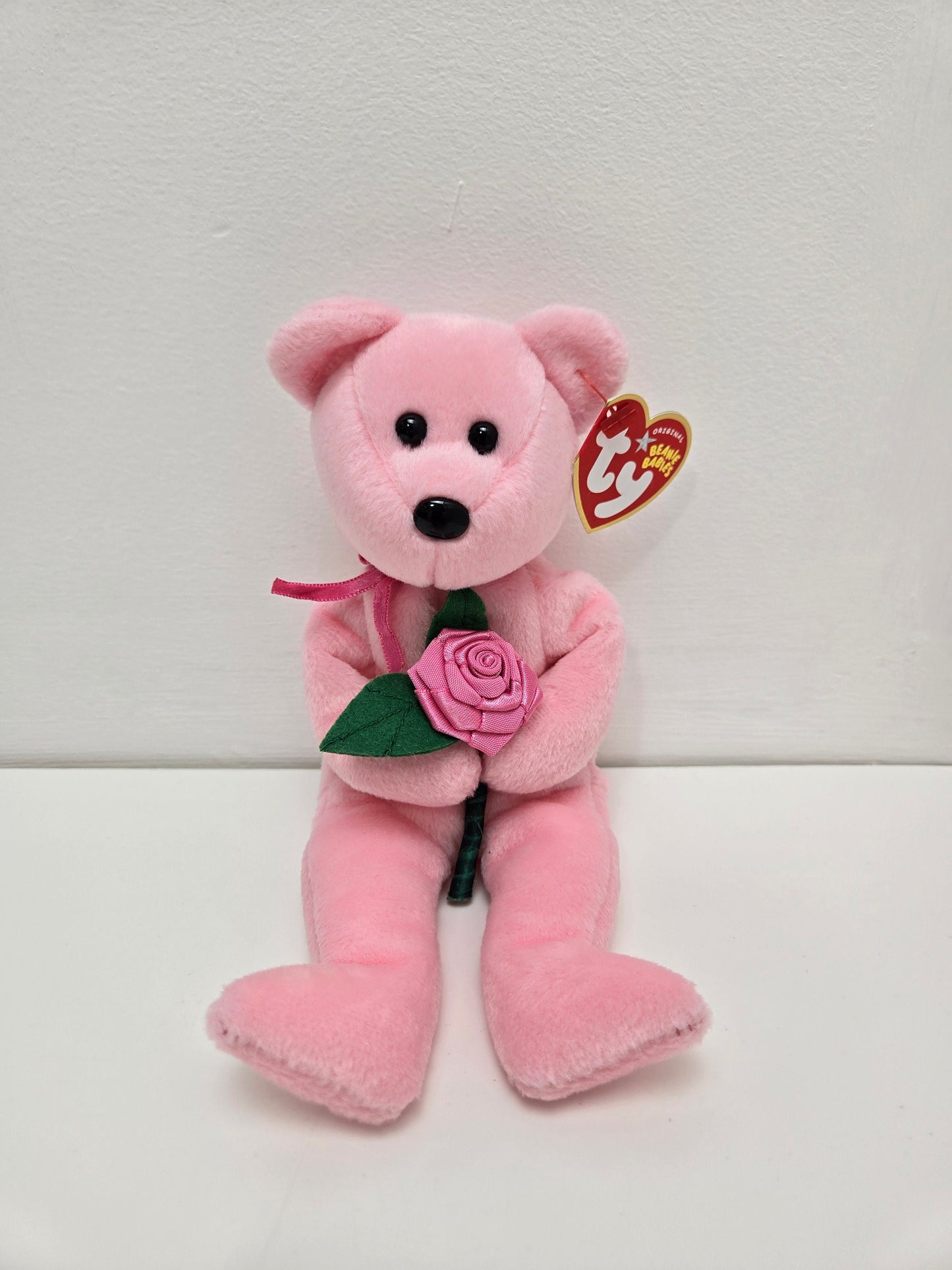 Ty Beanie Baby “Mom-e” the Pink Mothers Day / Gift for Mom Bear holding a pink rose! (8.5 inch)