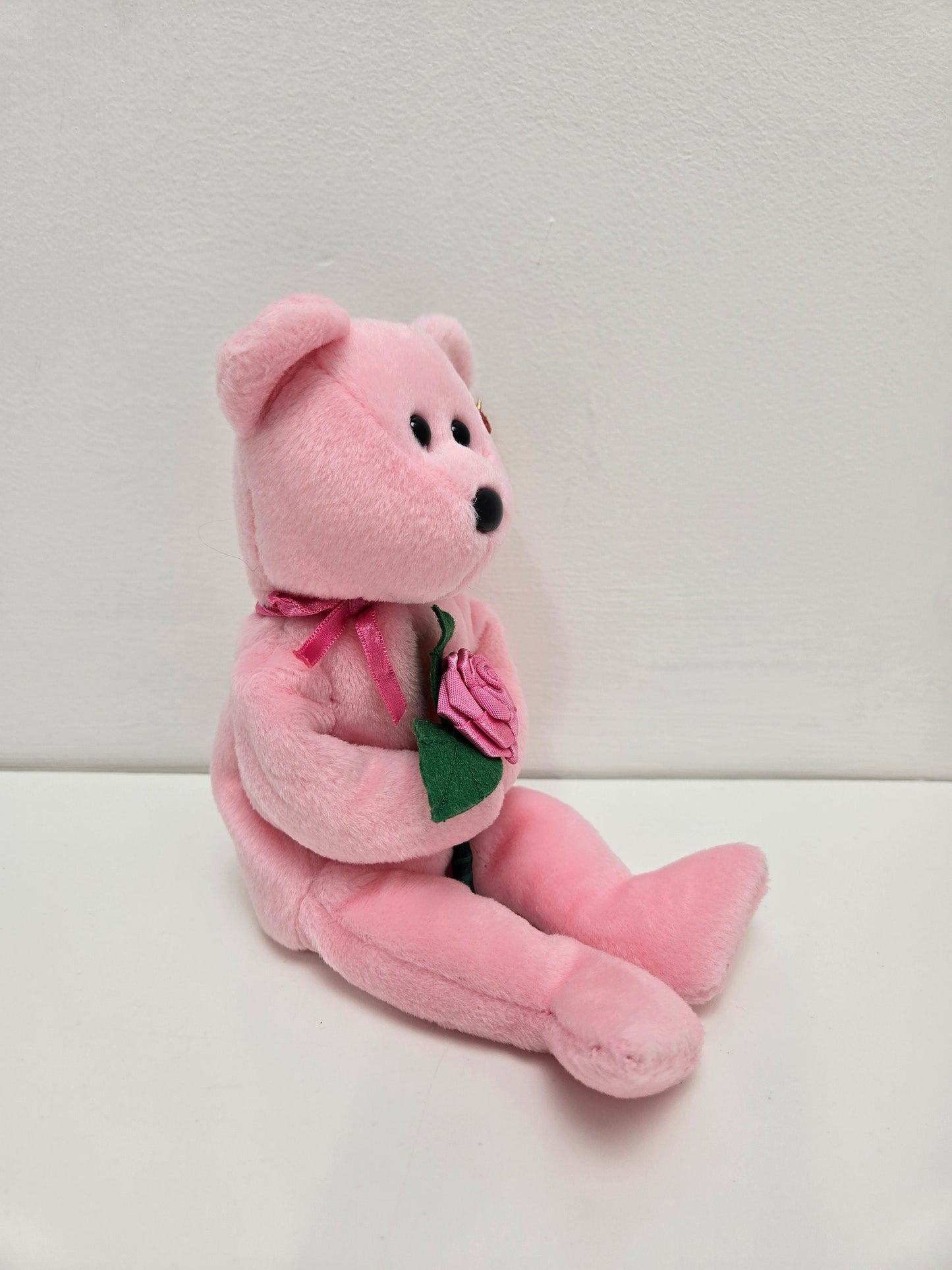 Ty Beanie Baby “Mom-e” the Pink Mothers Day / Gift for Mom Bear holding a pink rose! (8.5 inch)