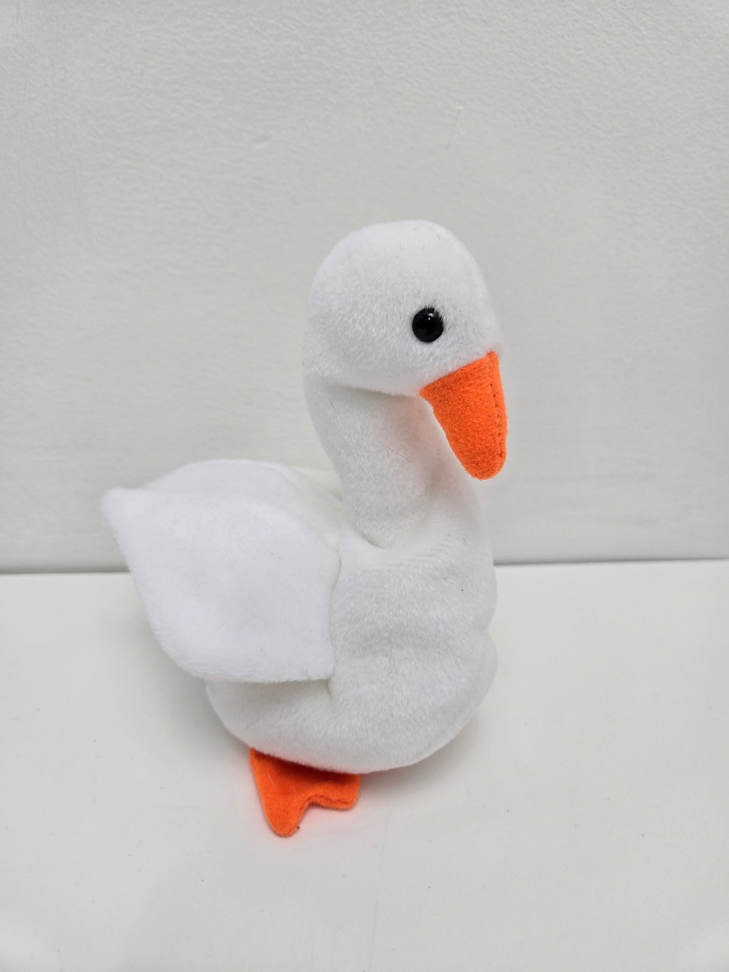 Ty Beanie Baby “Gracie” the Swan (5.5 inch)