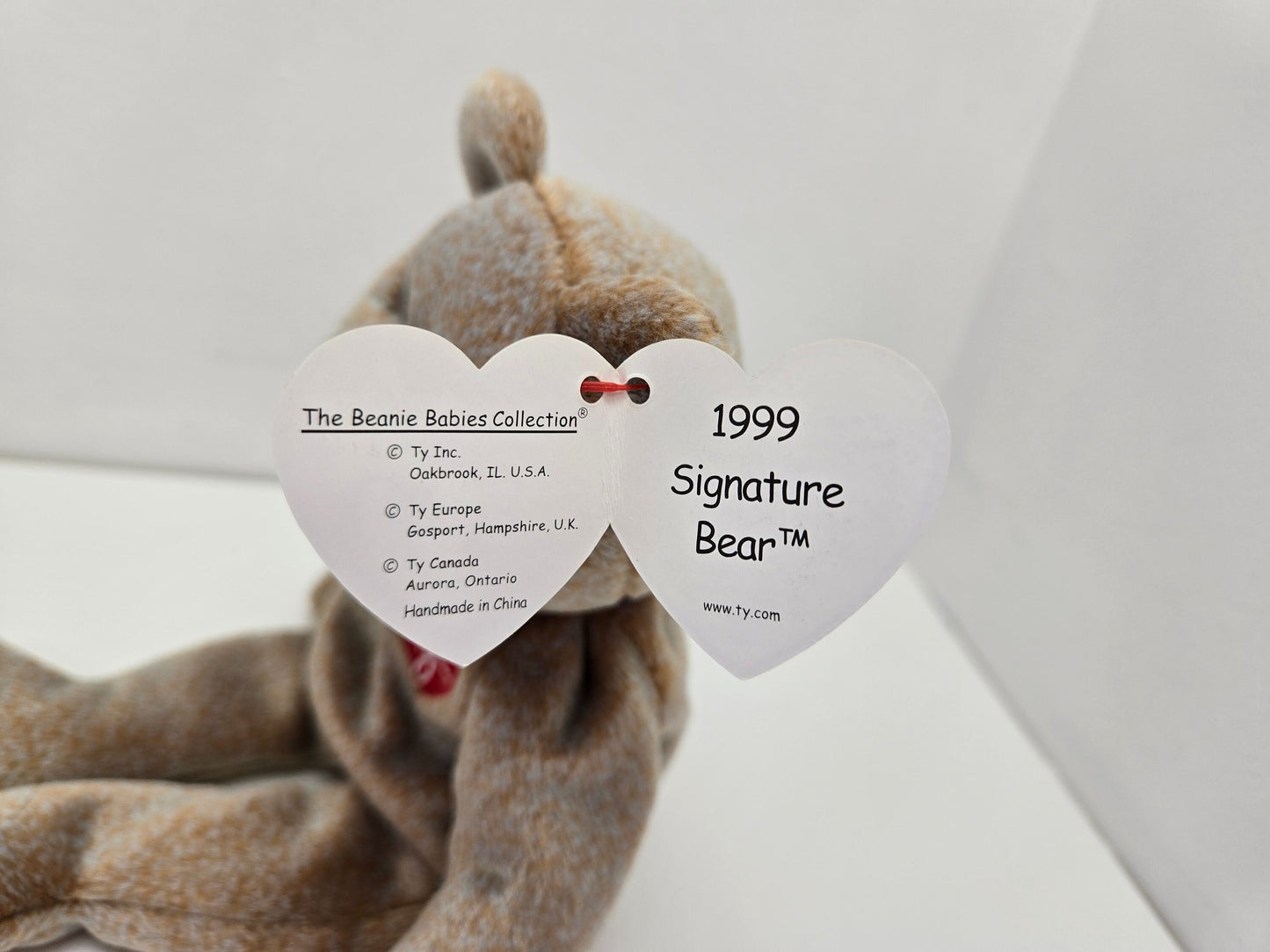 Ty Beanie Baby “1999 Signature Bear” (8.5 inch)