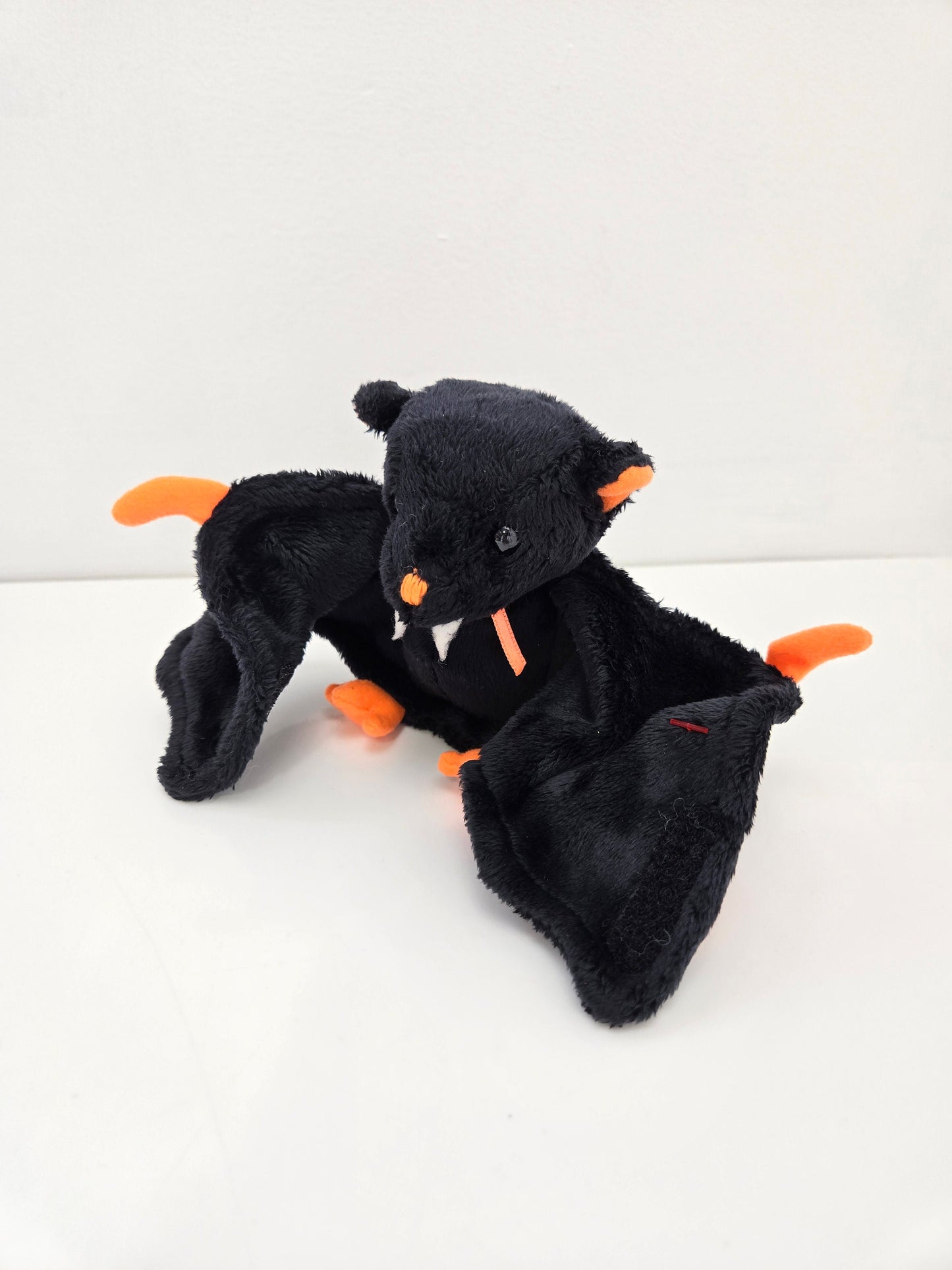 Ty Beanie Baby “Bat-e” the Black Bat - Internet Exclusive (4.5 inch)