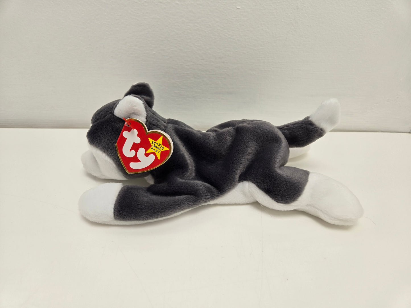 Ty Beanie Baby “Nanook” the Husky Dog ! (7.5 inch)