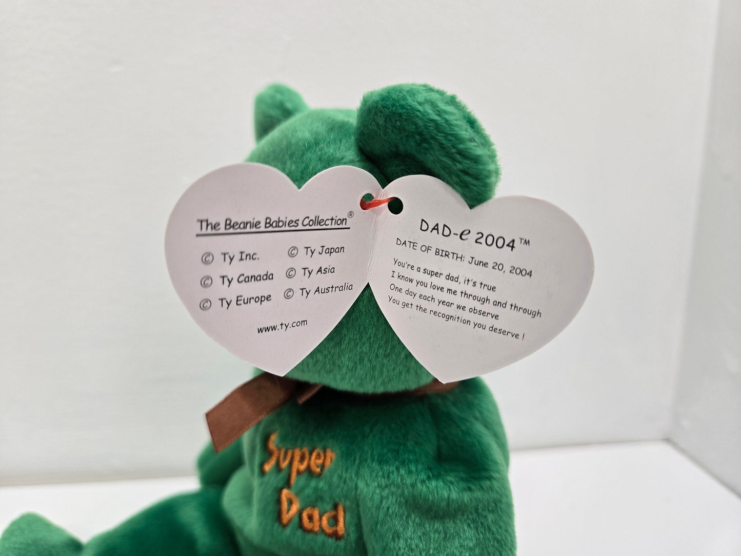 Ty Beanie Baby “Dad-e” the Green Bear - Internet Exclusive - Super Dad embroidered on Chest (8.5 inch)