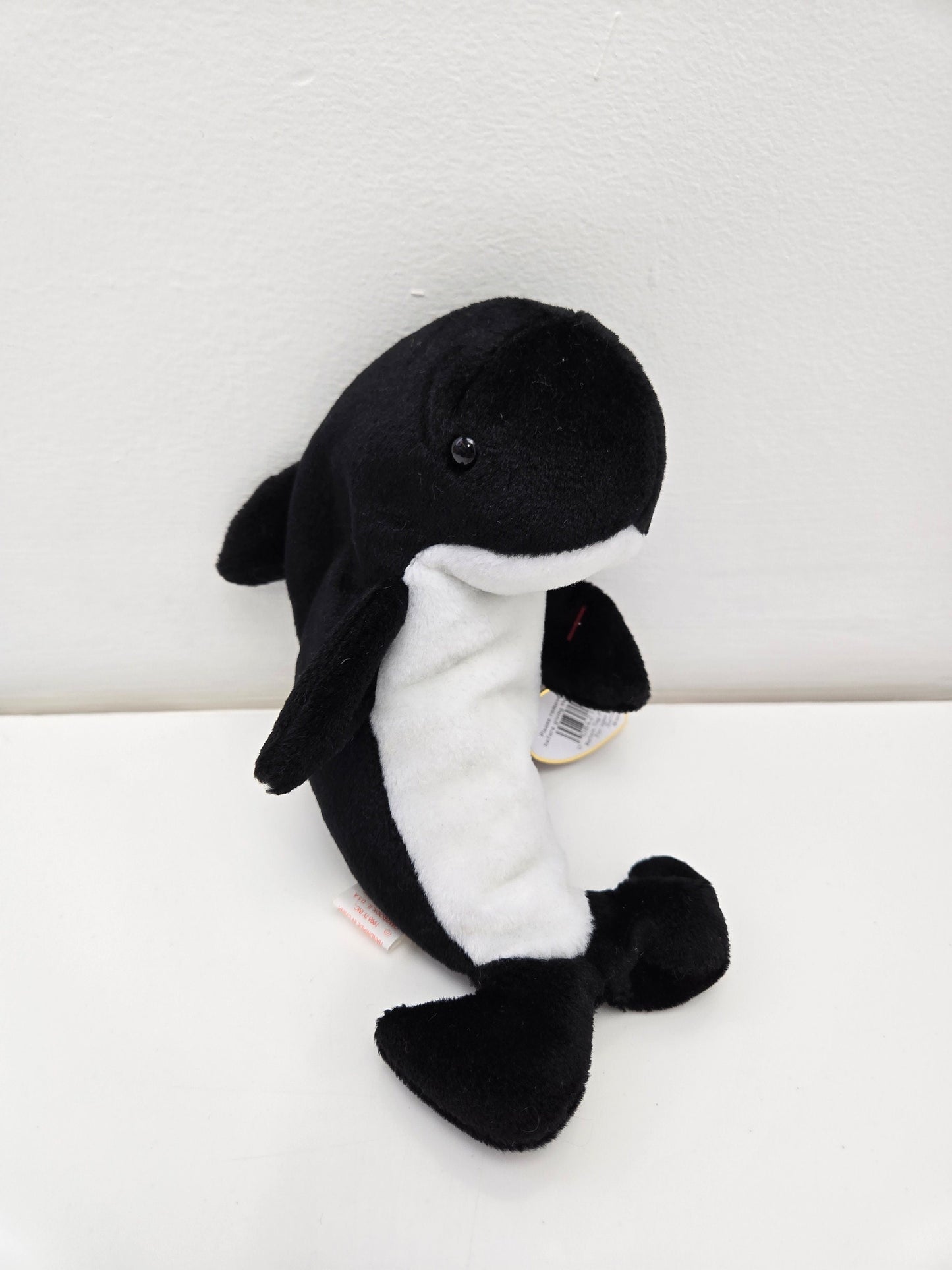 Ty Beanie Baby “Waves” the Black and White Whale  (7 inch)