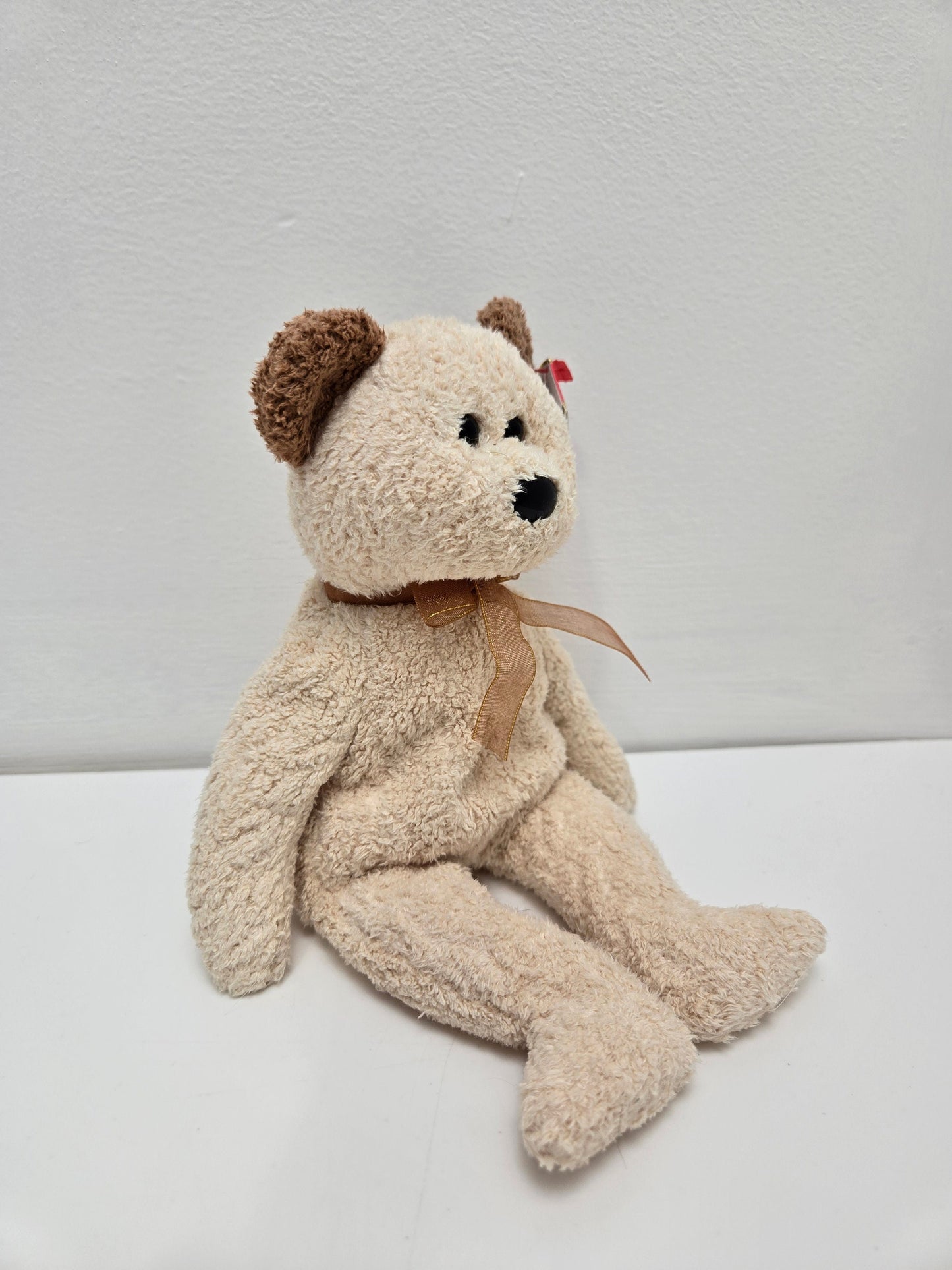 Ty Beanie Baby “Huggy” the Adorable Bear  (8.5 inch)