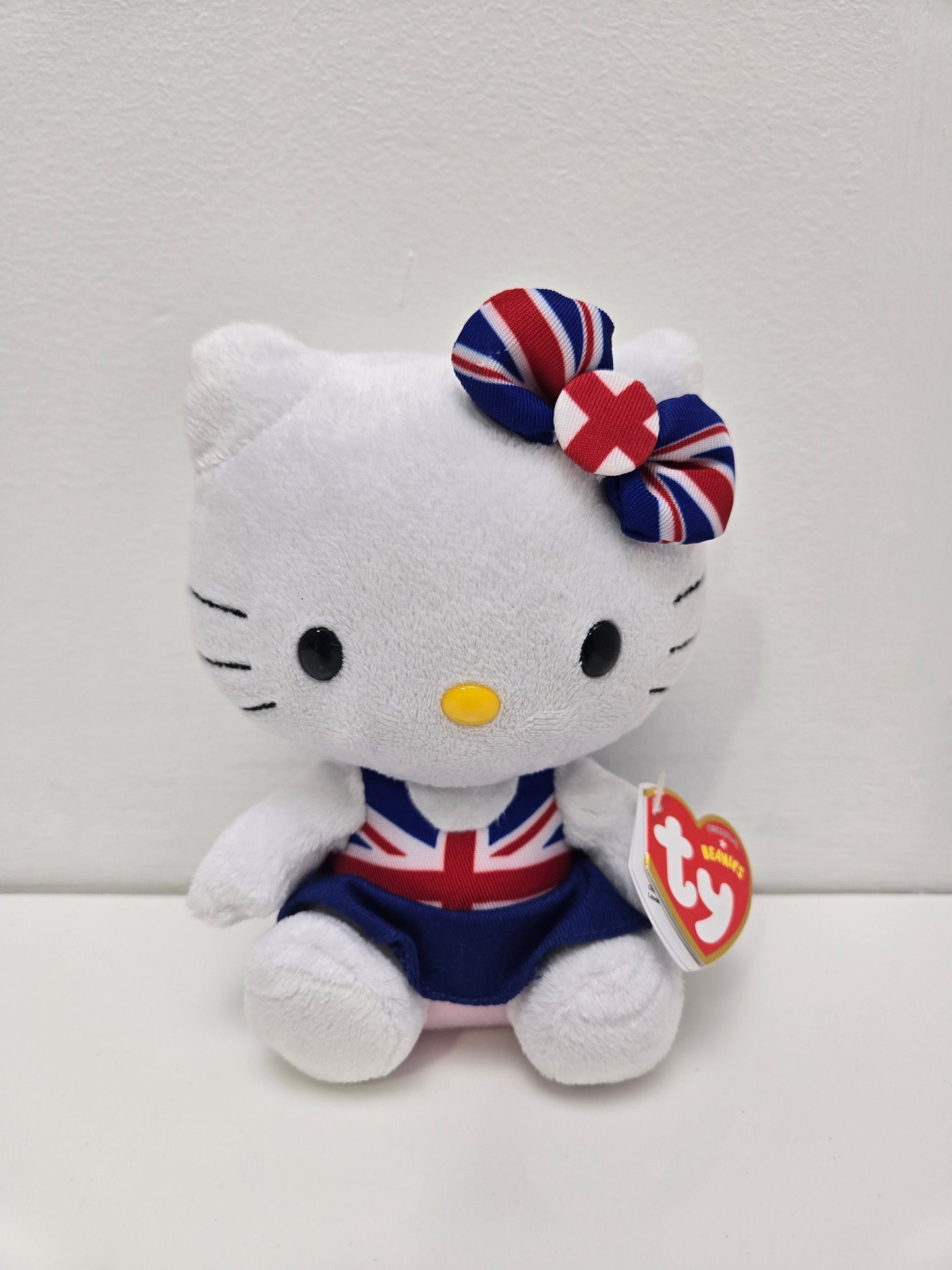 TY Beanie Baby Vintage “Hello Kitty” Union Jack UK Exclusive (6 inch)