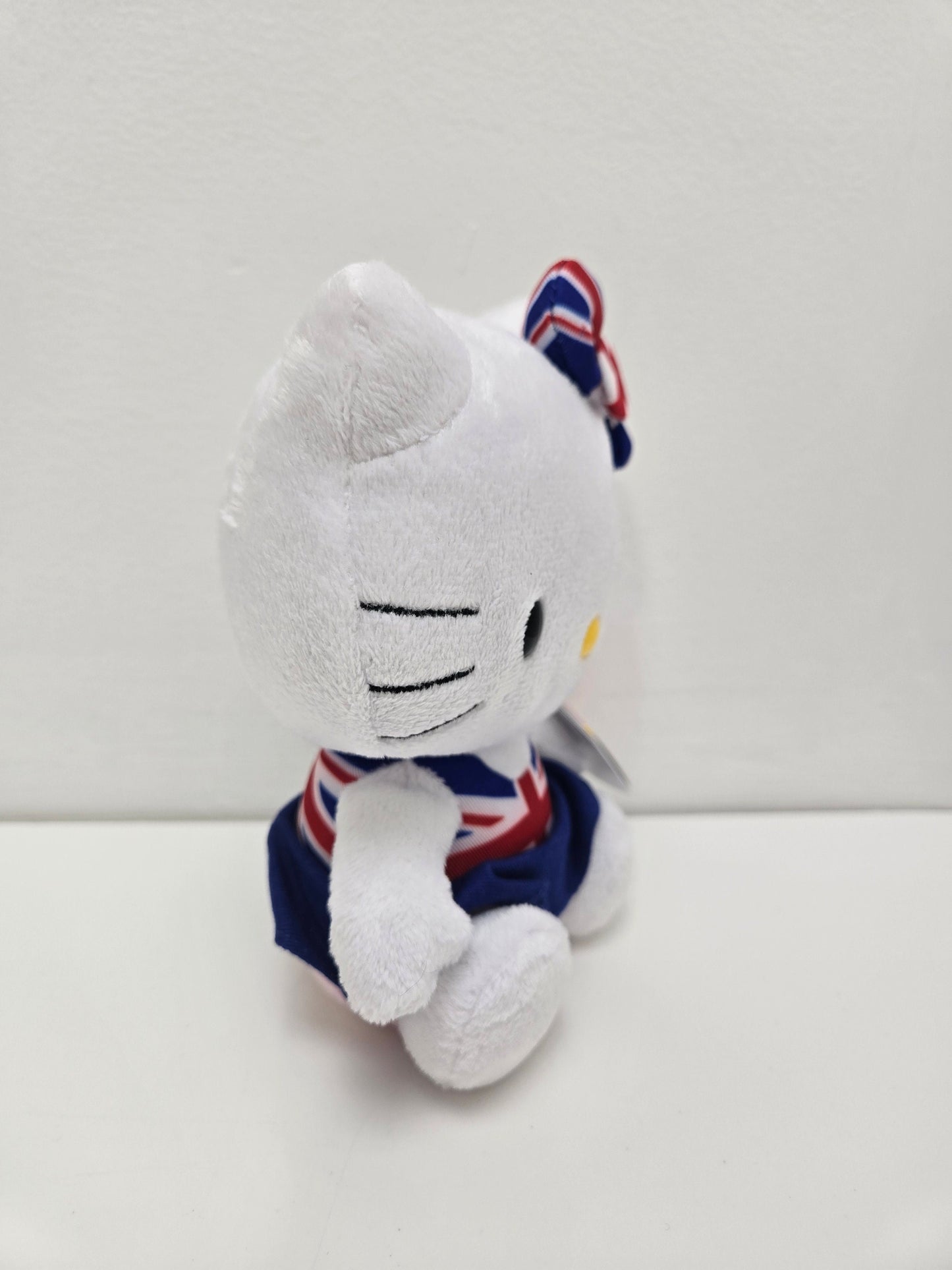 TY Beanie Baby Vintage “Hello Kitty” Union Jack UK Exclusive (6 inch)