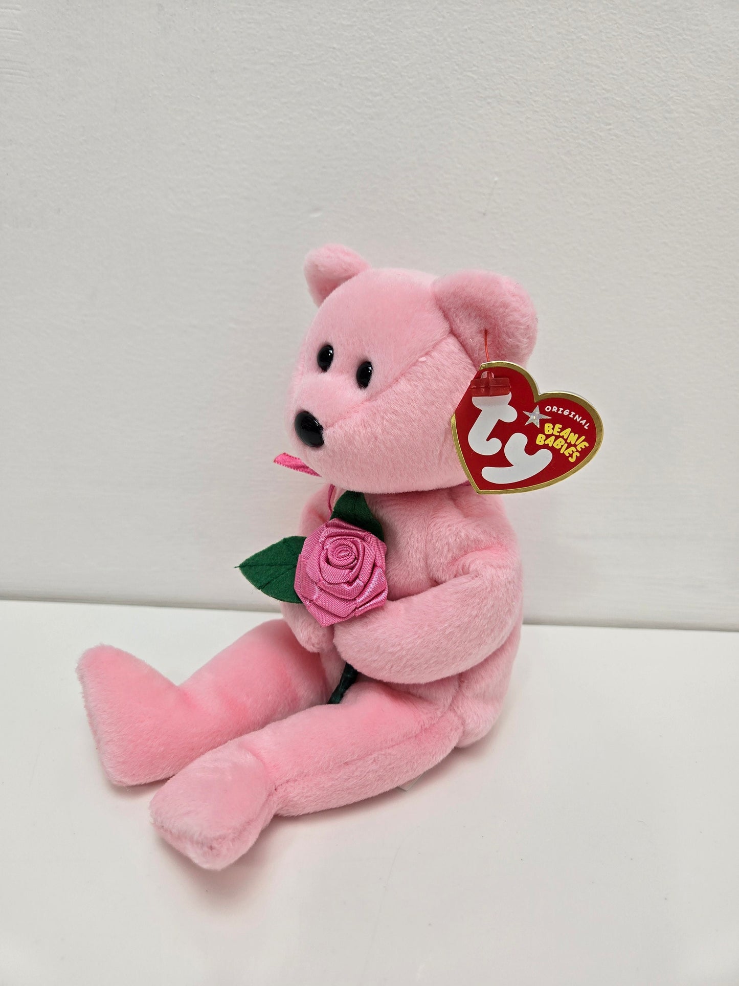 Ty Beanie Baby “Mom-e” the Pink Mothers Day / Gift for Mom Bear holding a pink rose! (8.5 inch)